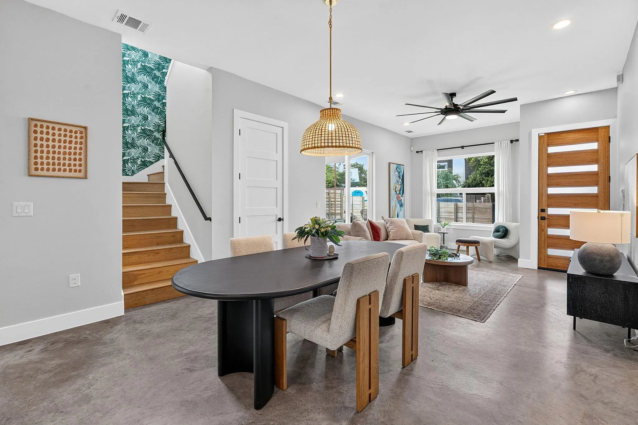 Photo 3 of 1606 GRAYFORD DR #1