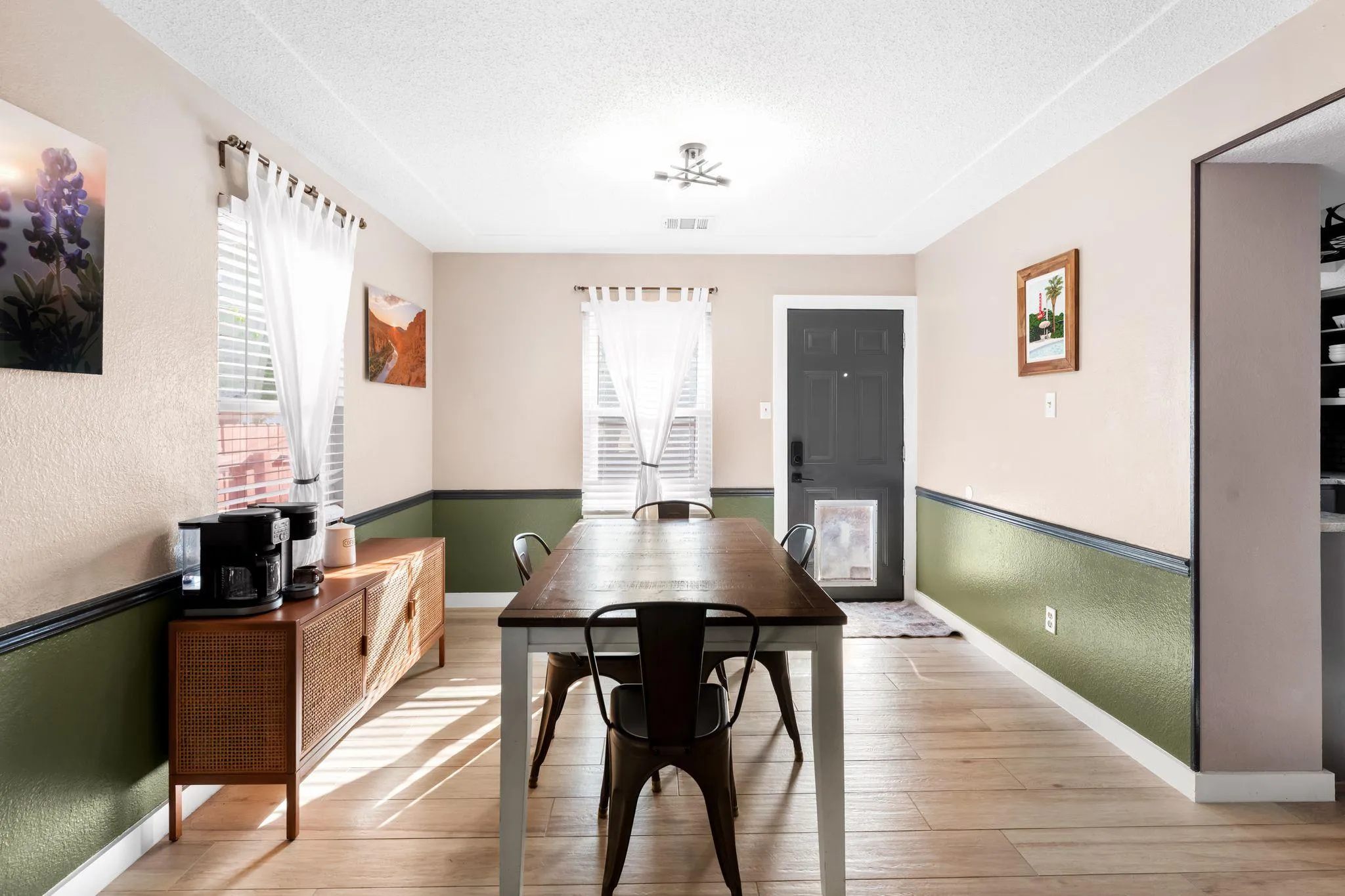 Photo 5 of 1701 GREENLAWN BLVD