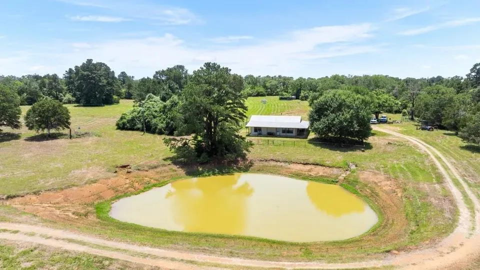 Photo of 146 SPLIT OAK RD, Smithville, TX, 78957