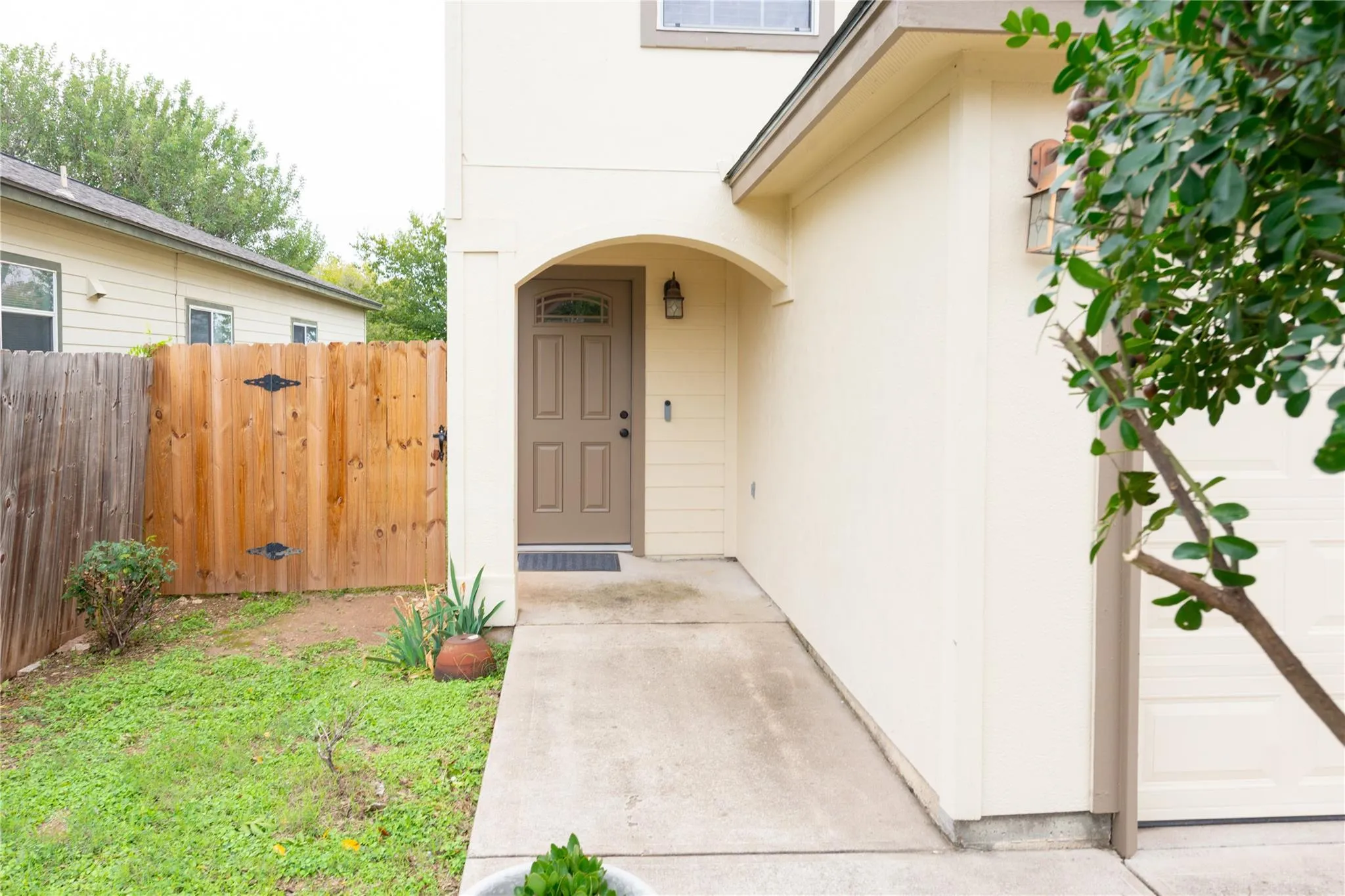 Photo 3 of 7011 THANNAS WAY