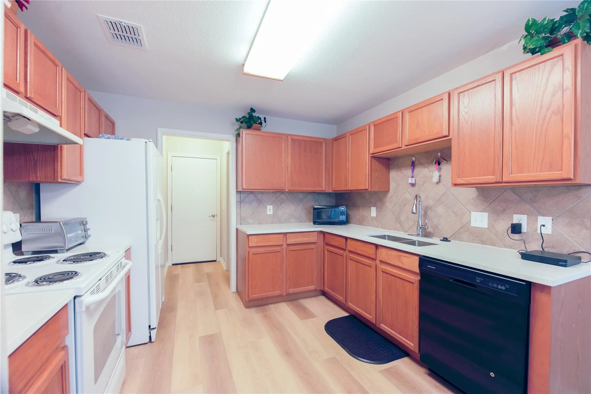 Photo 5 of 7011 THANNAS WAY