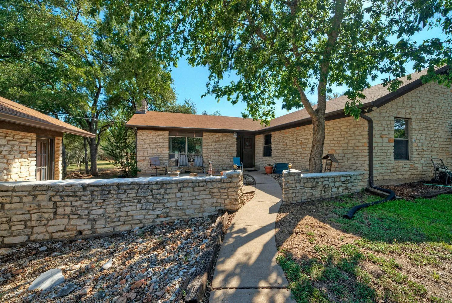 Photo 4 of 2300 ROBIN RD