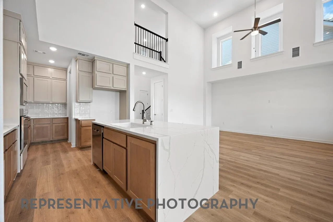 Photo 4 of 6412 PACKHORSE LN
