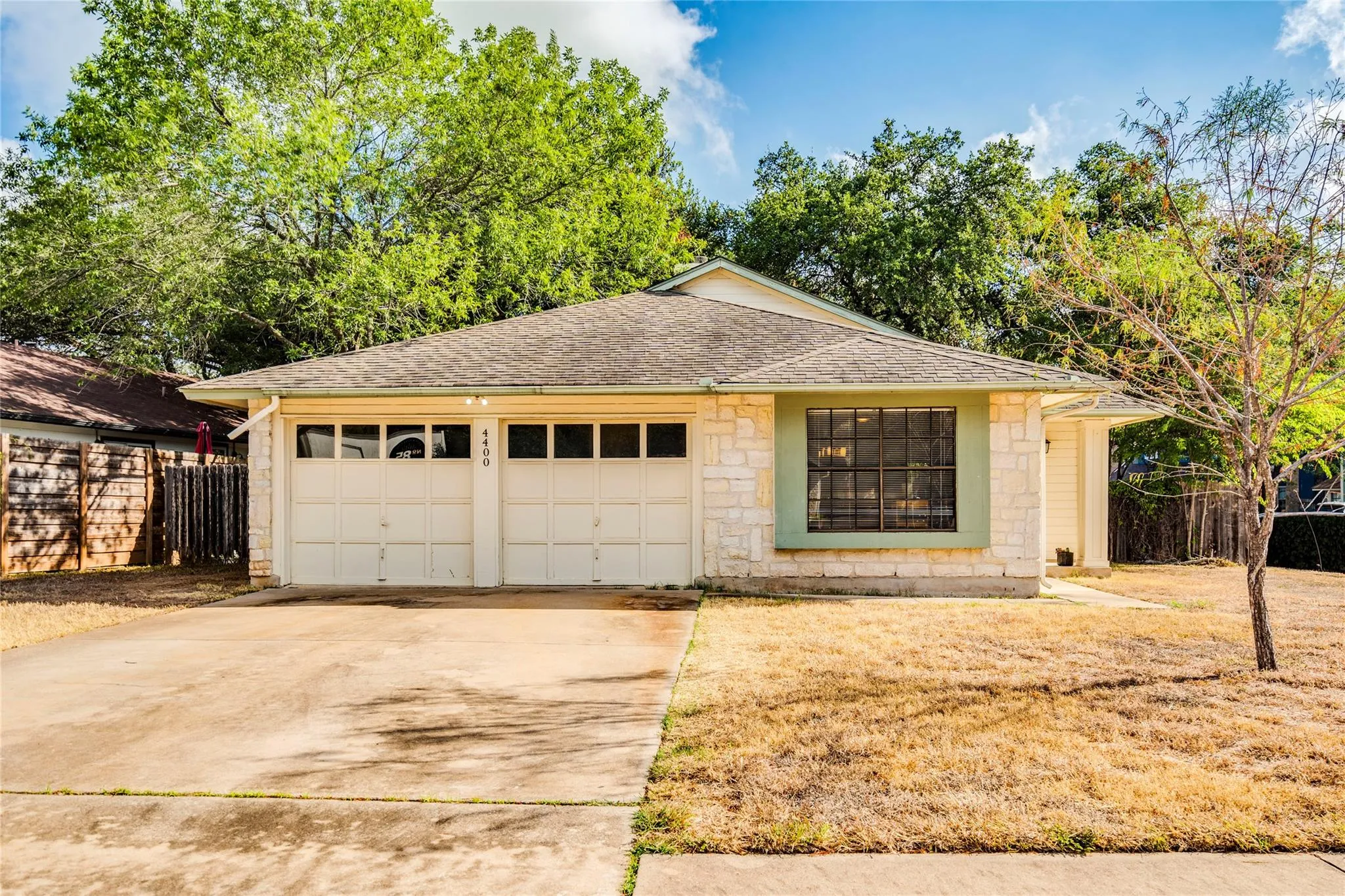 Photo 2 of 4400 MANZANILLO DR