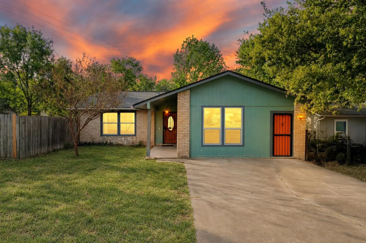 Photo of 2523 E STASSNEY LN, Austin, TX, 78744