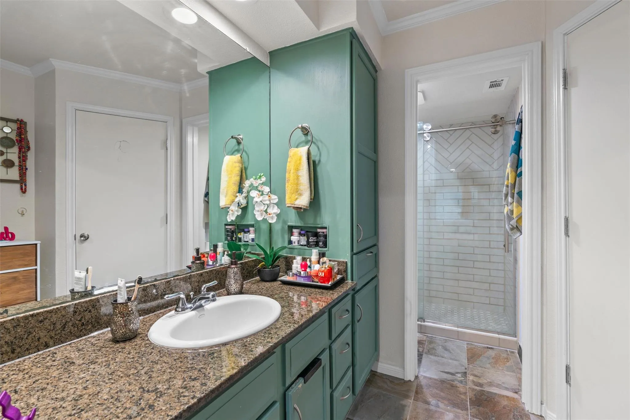 Photo 4 of 8888 TALLWOOD DR #1106