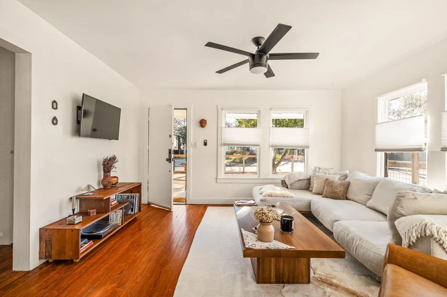 Photo of 4600 ALF AVE, Austin, TX, 78721