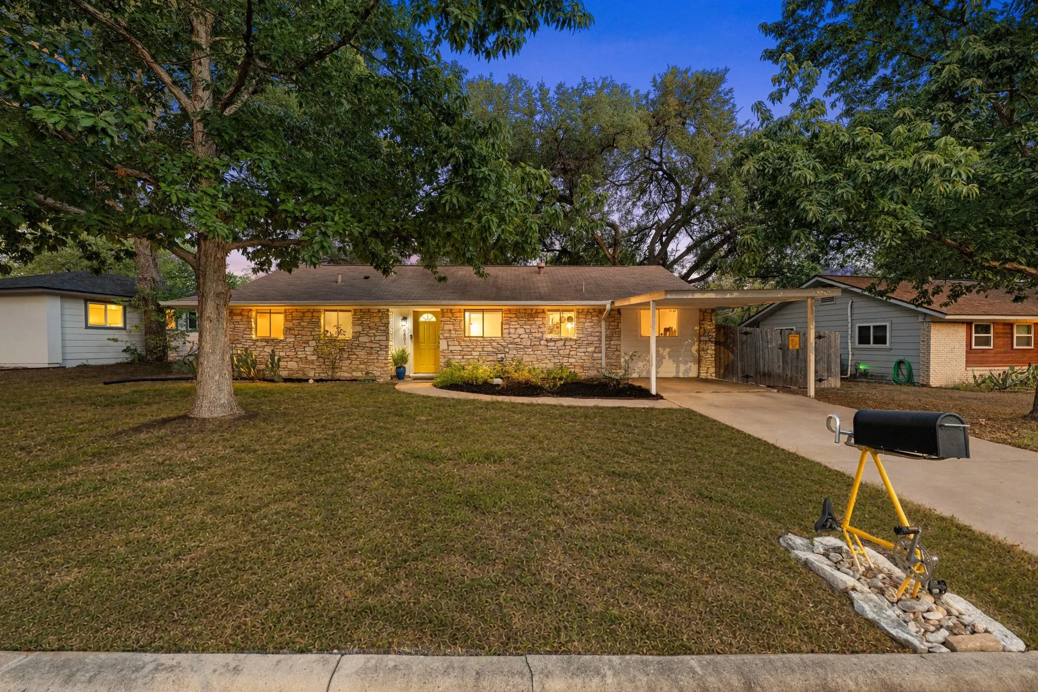 Photo of 6801 BRYN MAWR DR, Austin, TX, 78723