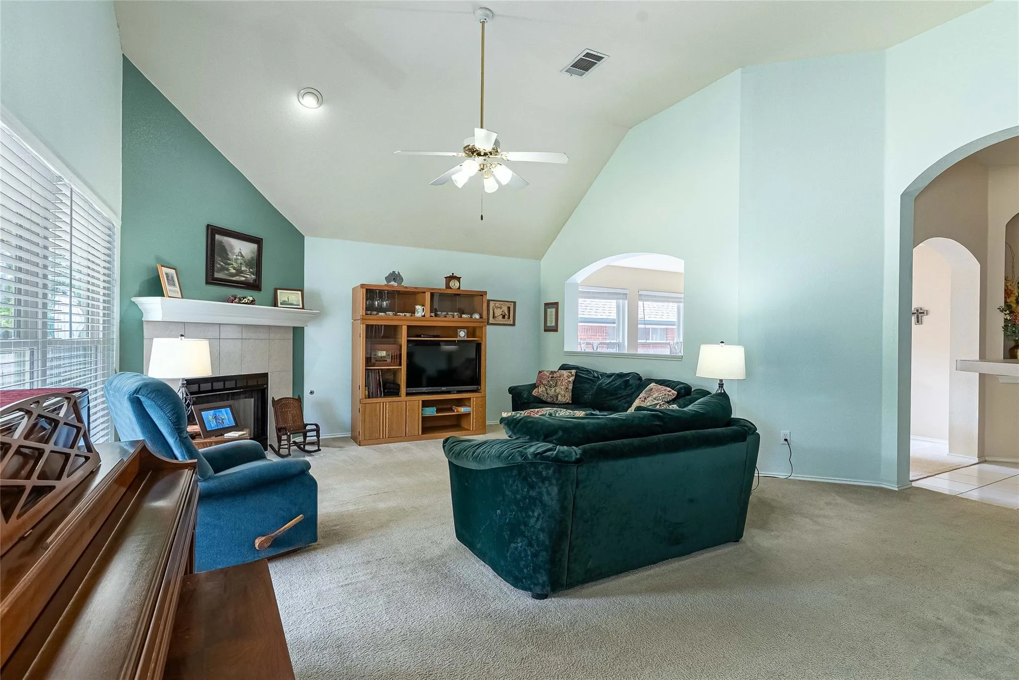 Photo 2 of 1106 WILLOW CREEK DR