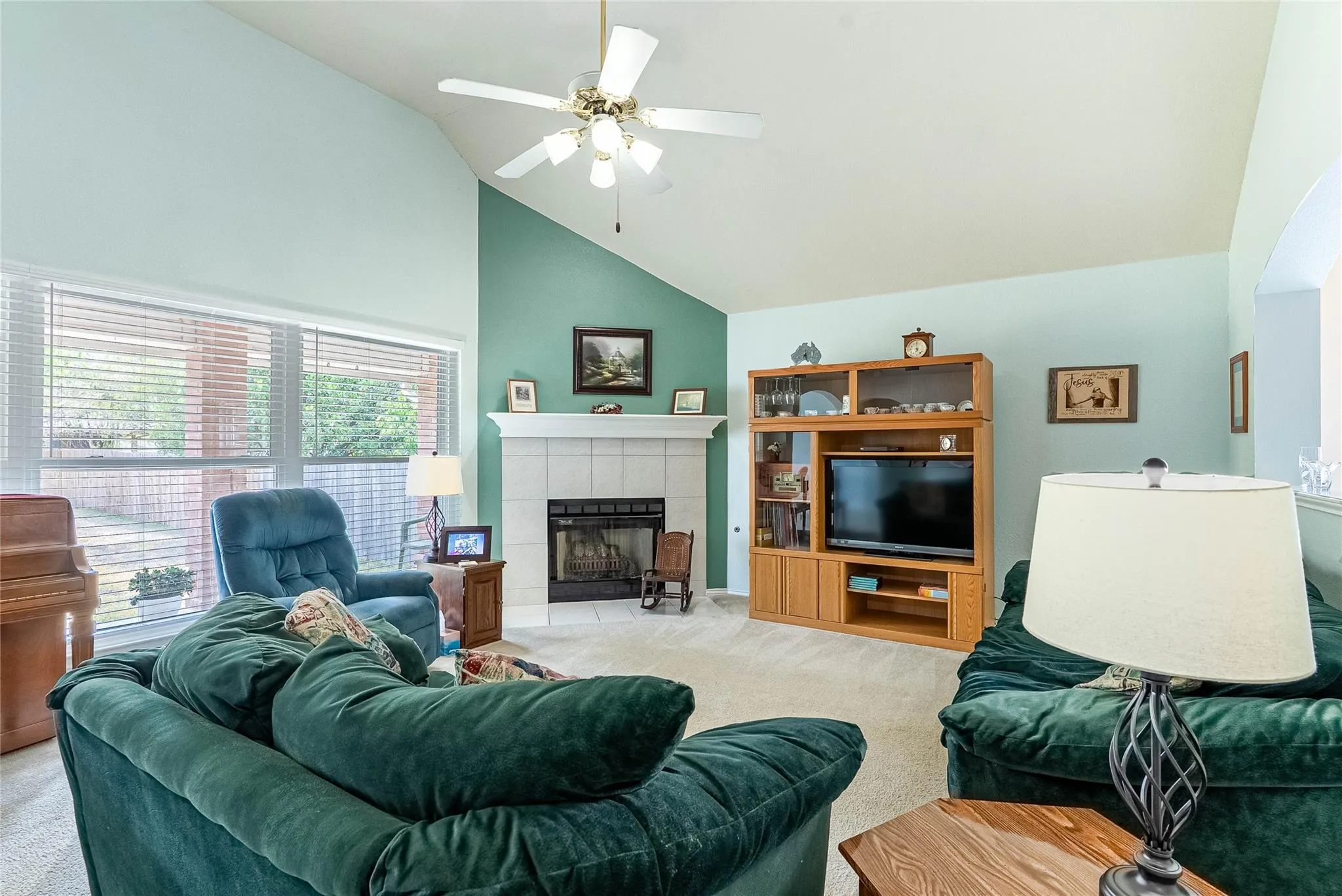Photo 3 of 1106 WILLOW CREEK DR