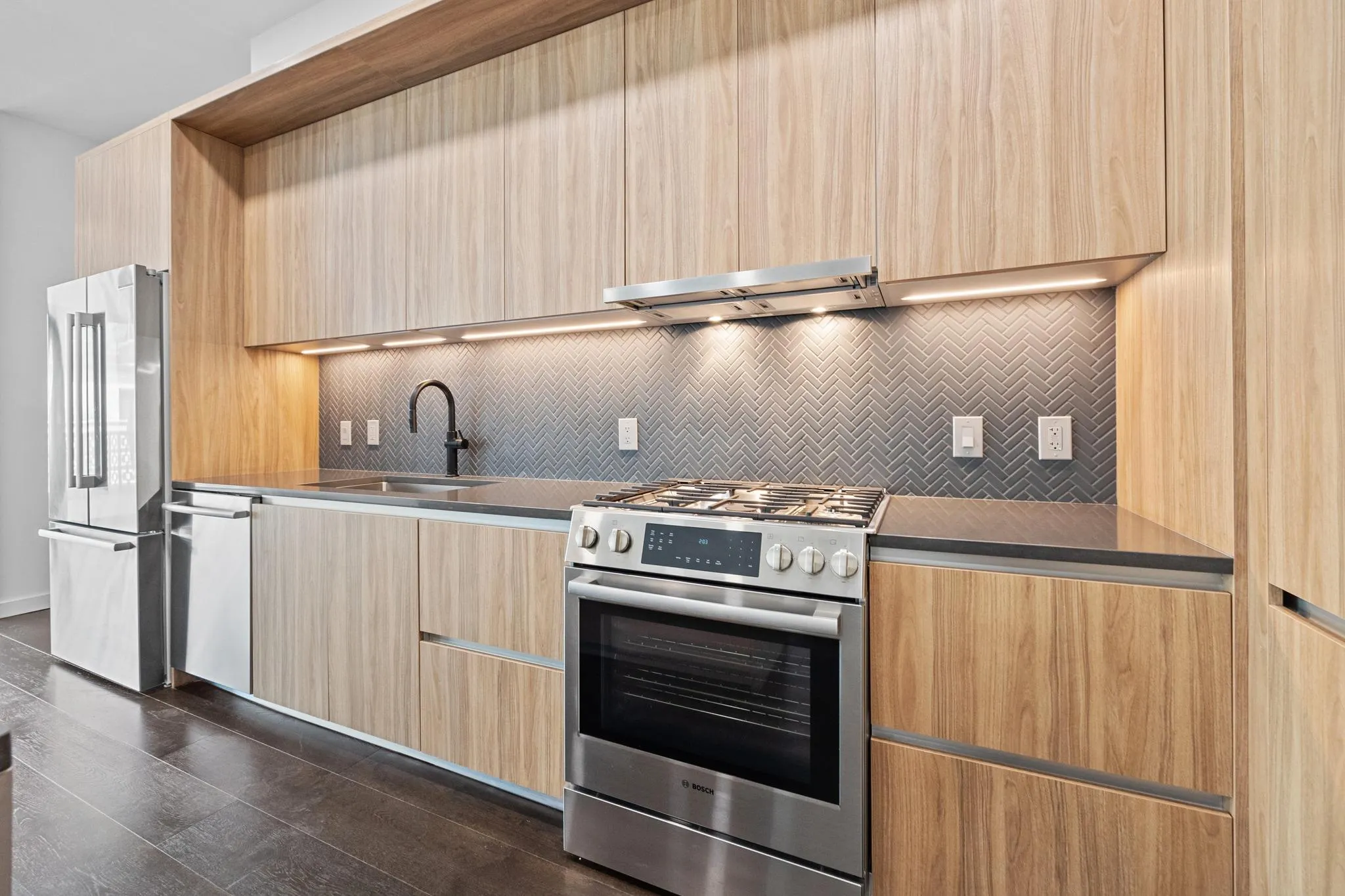 Photo 3 of 2209 S 1ST ST #121
