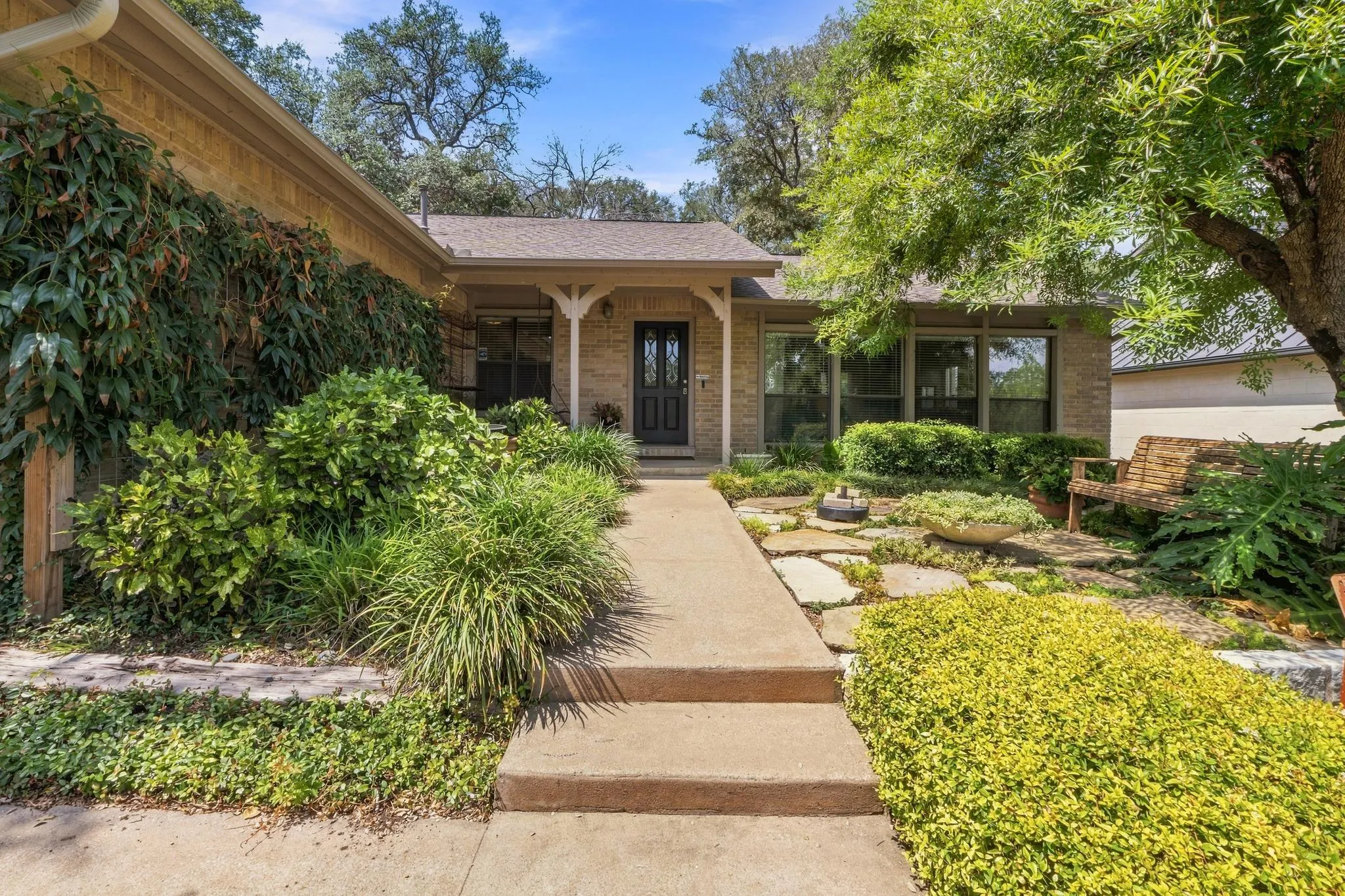 Photo of 1904 STONERIDGE RD, Austin, TX, 78746