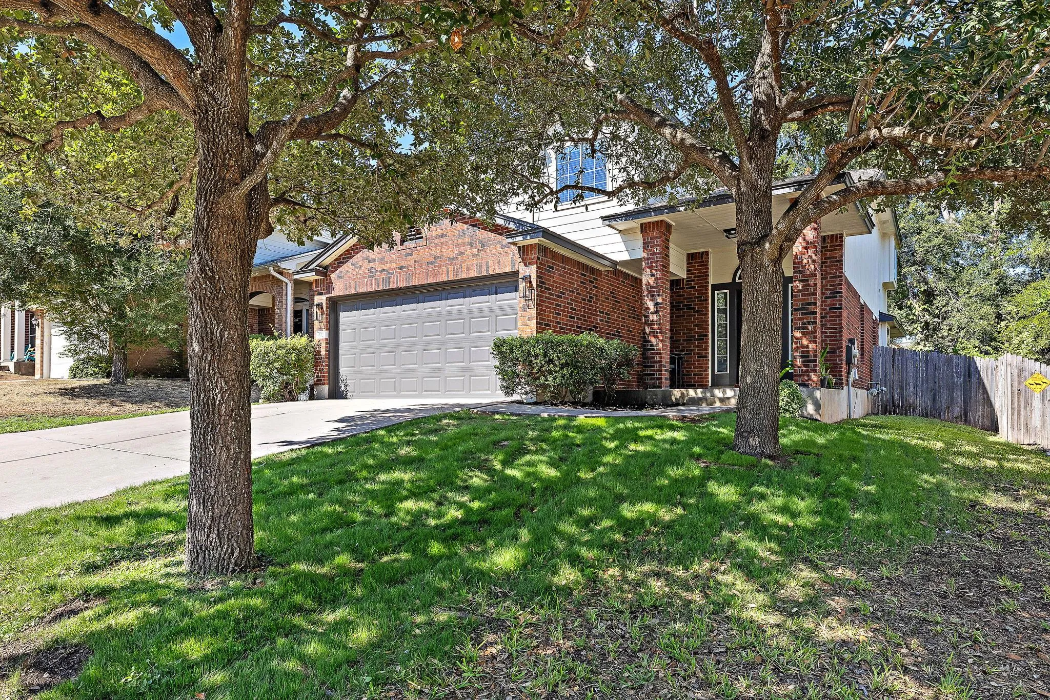 Photo 2 of 612 FORT THOMAS PL