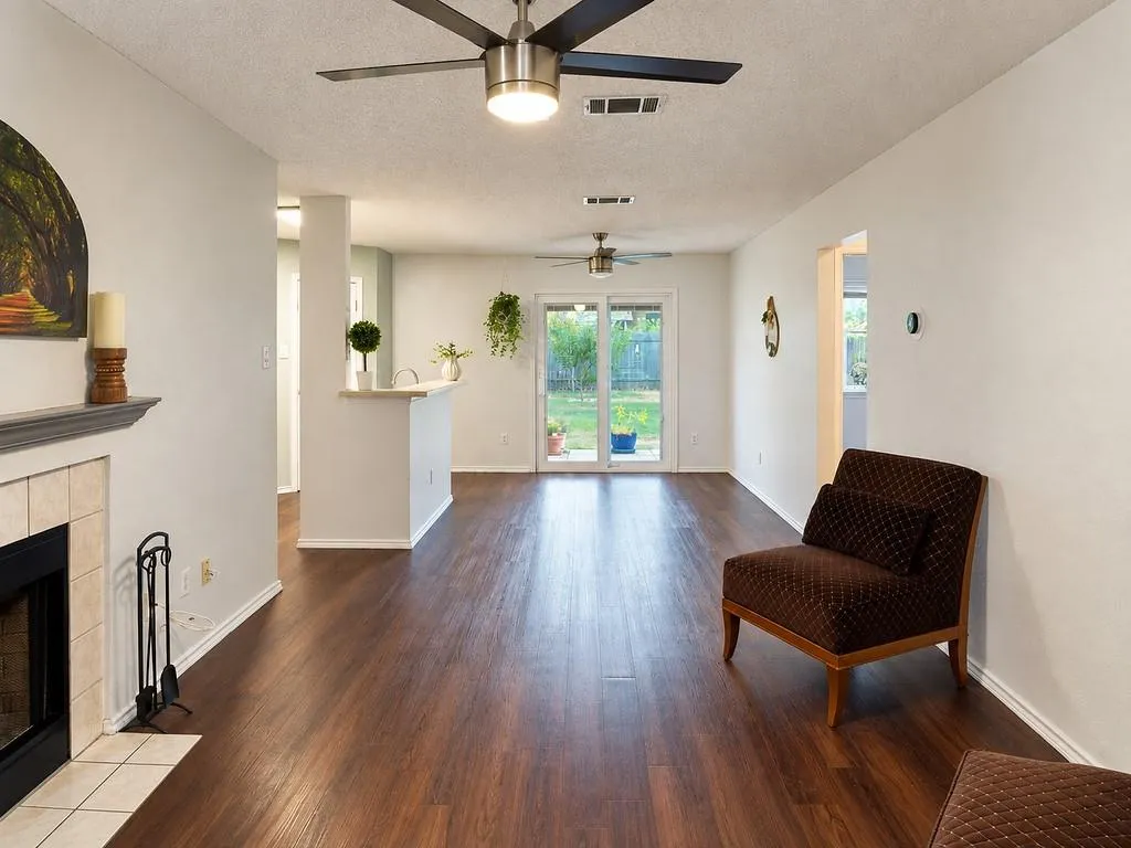Photo 5 of 2210 CLAYTON WAY