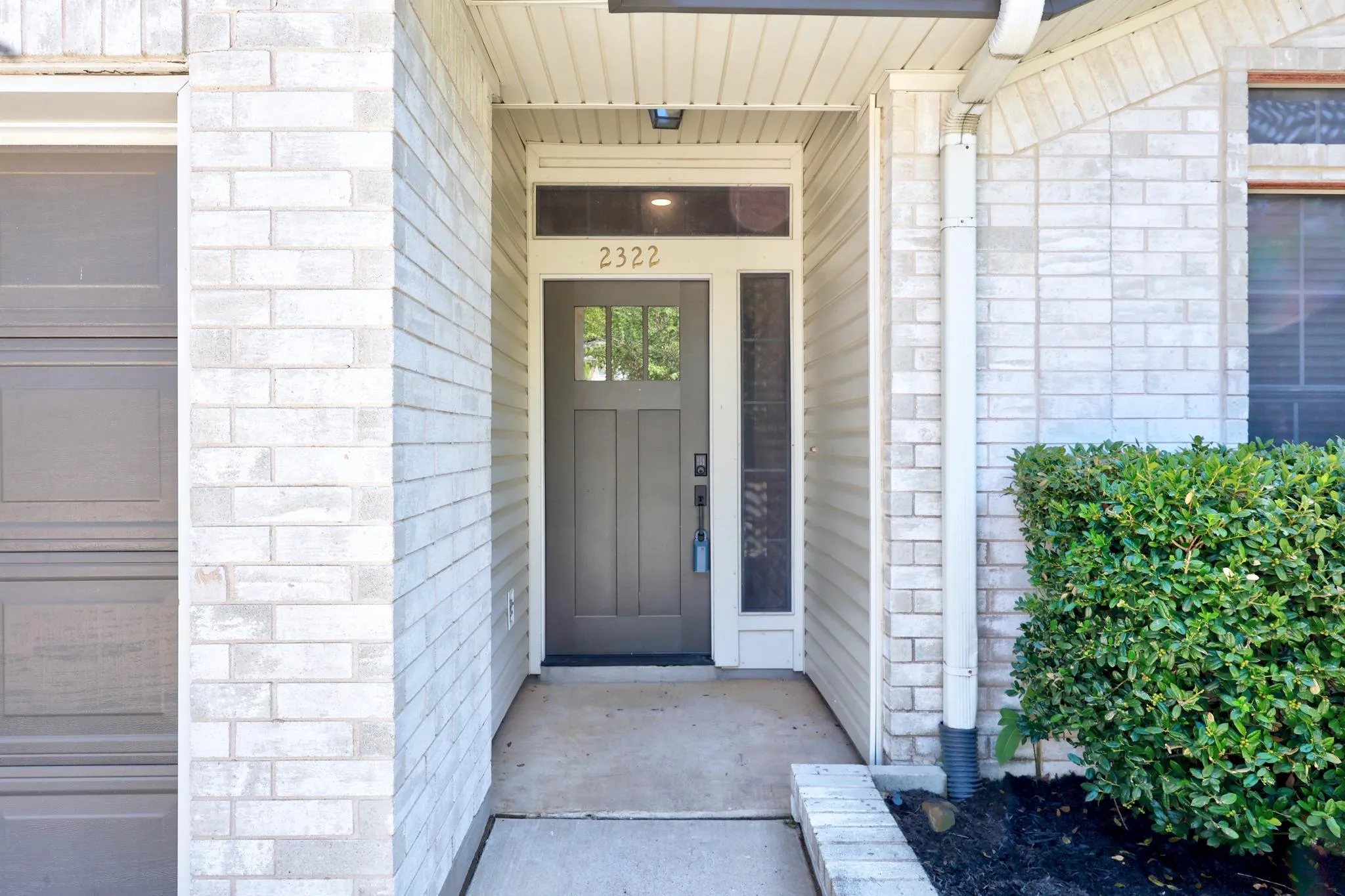 Photo 5 of 2322 LOQUAT LN