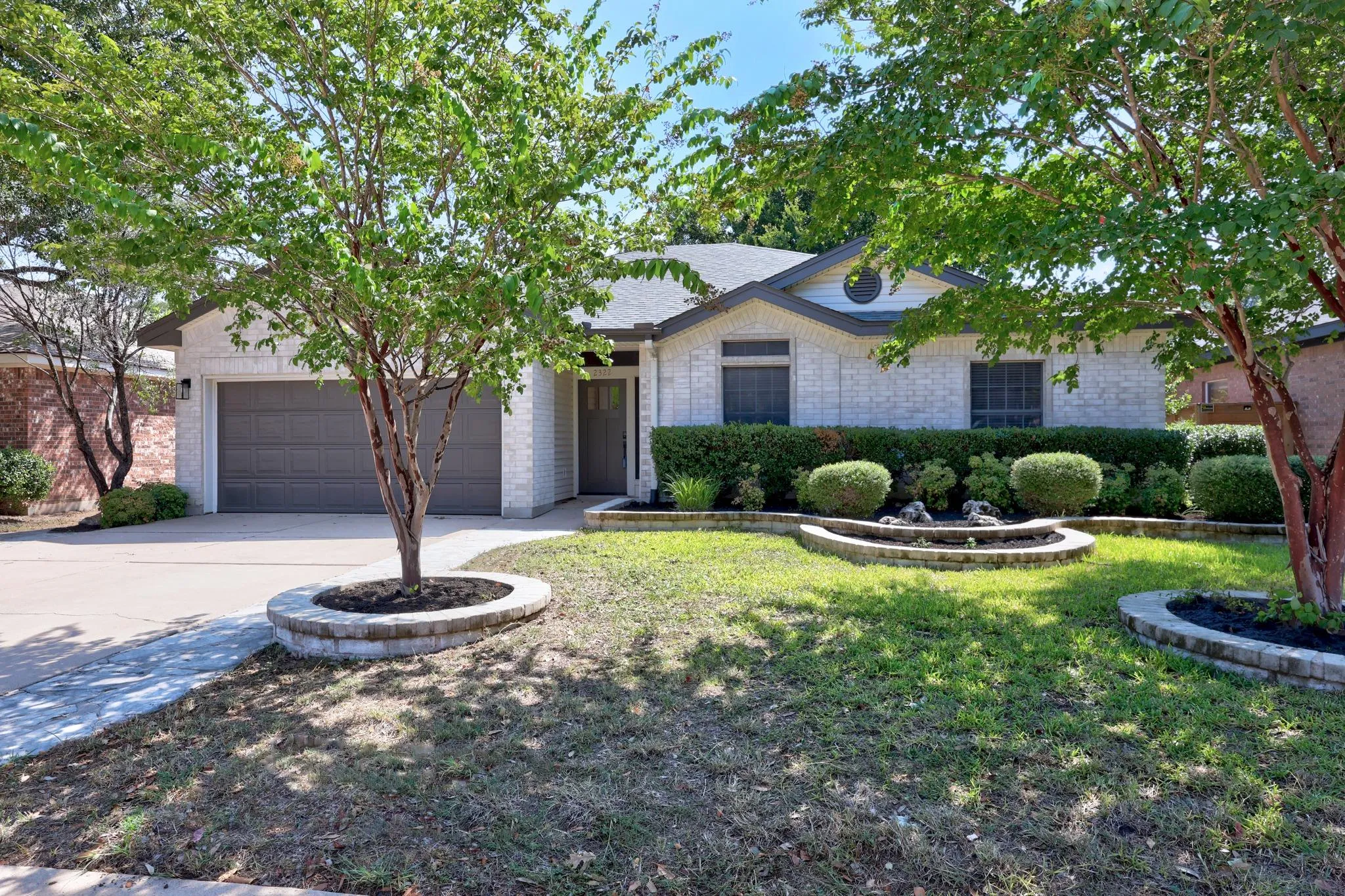 Photo 3 of 2322 LOQUAT LN