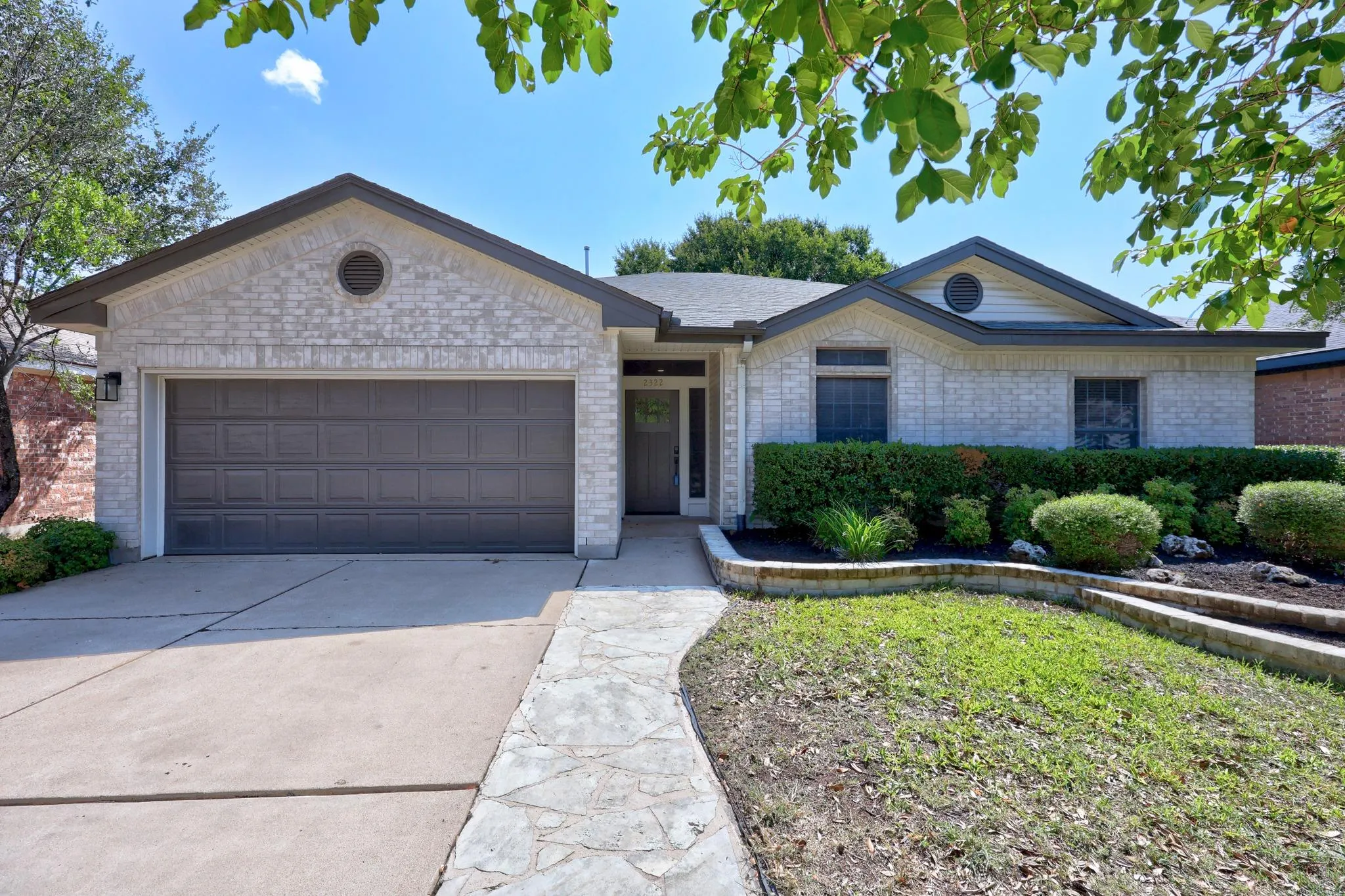 Photo 4 of 2322 LOQUAT LN
