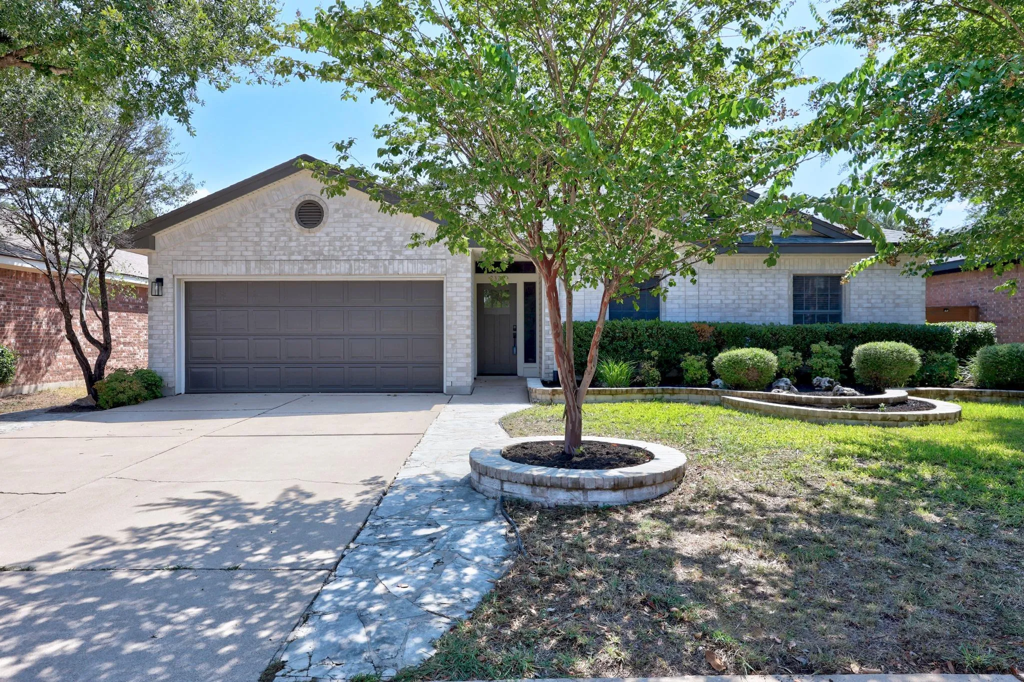 Photo 2 of 2322 LOQUAT LN