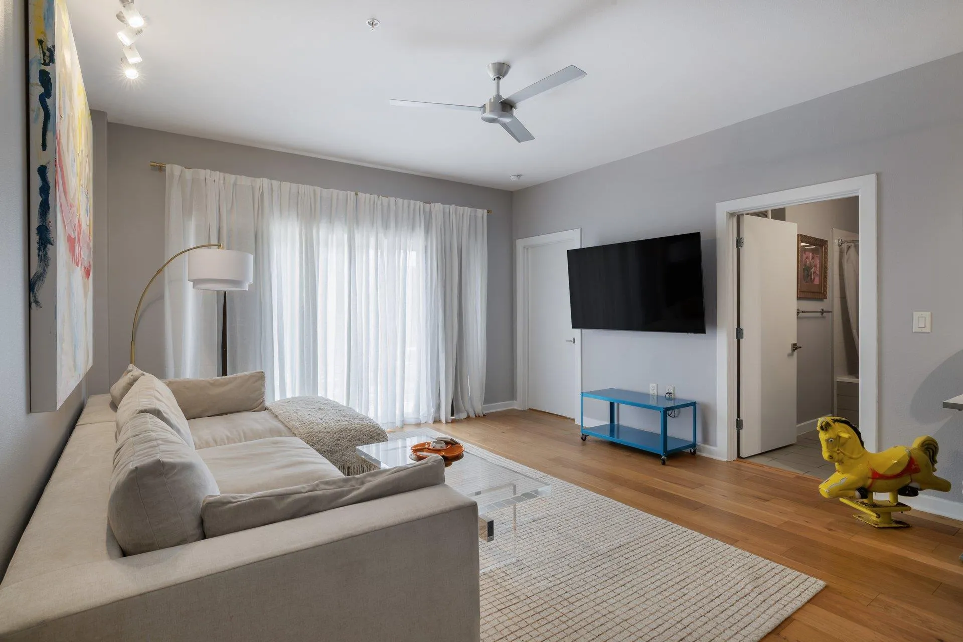 Photo 2 of 3600 S LAMAR BLVD #116