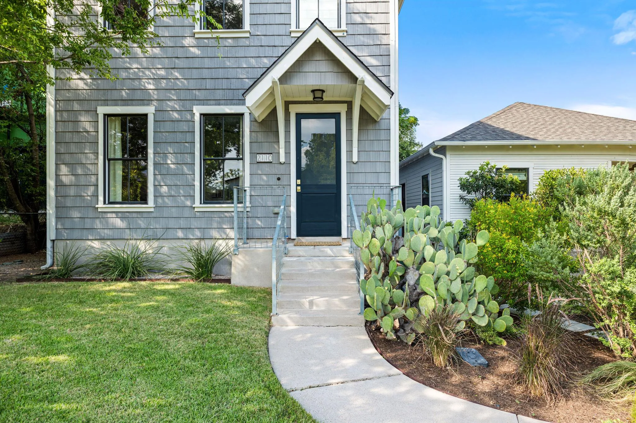 Photo of 2110 E 9TH ST, Austin, TX, 78702