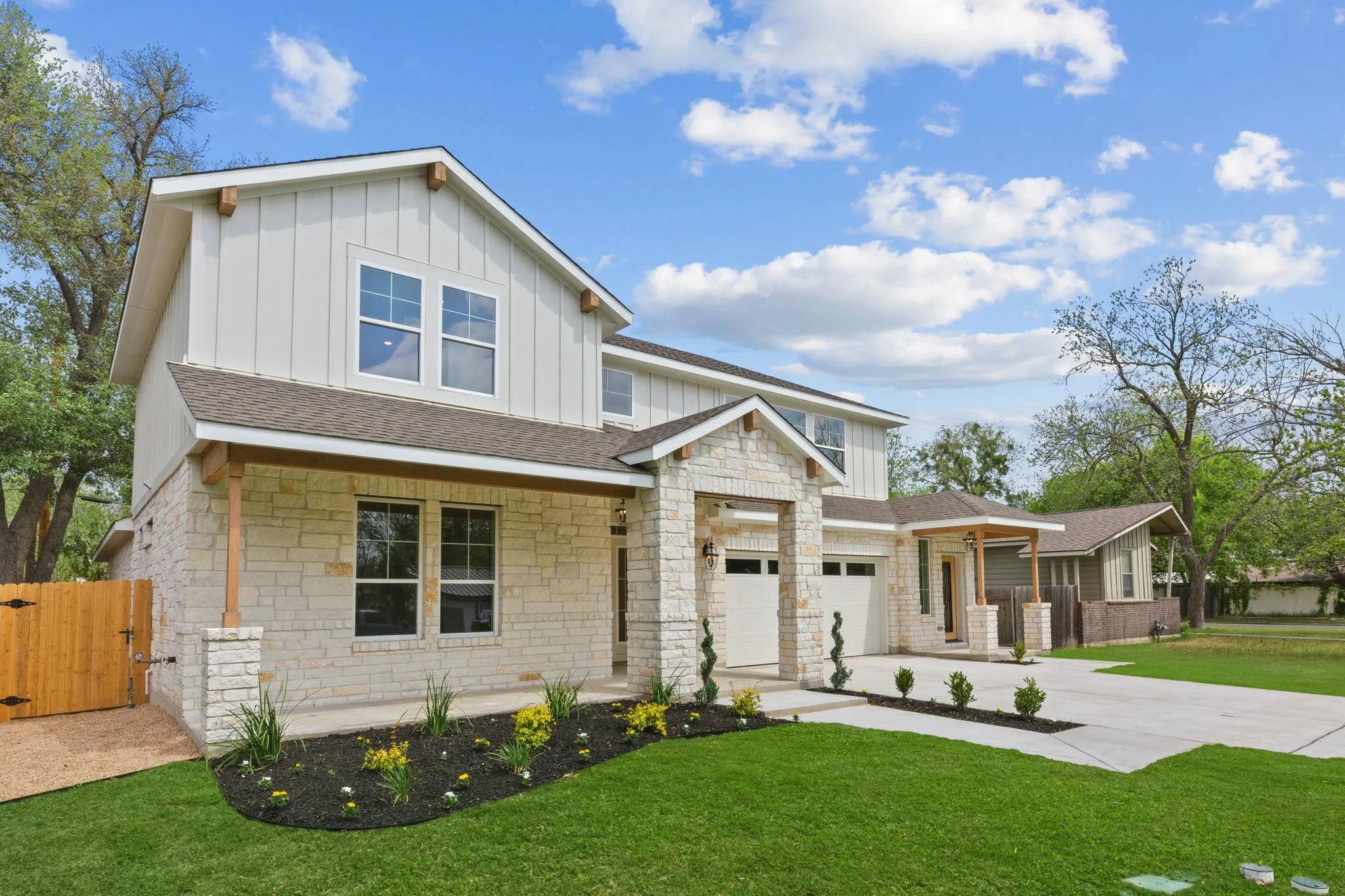 Photo of 1412 KENT ST, Taylor, TX, 76574
