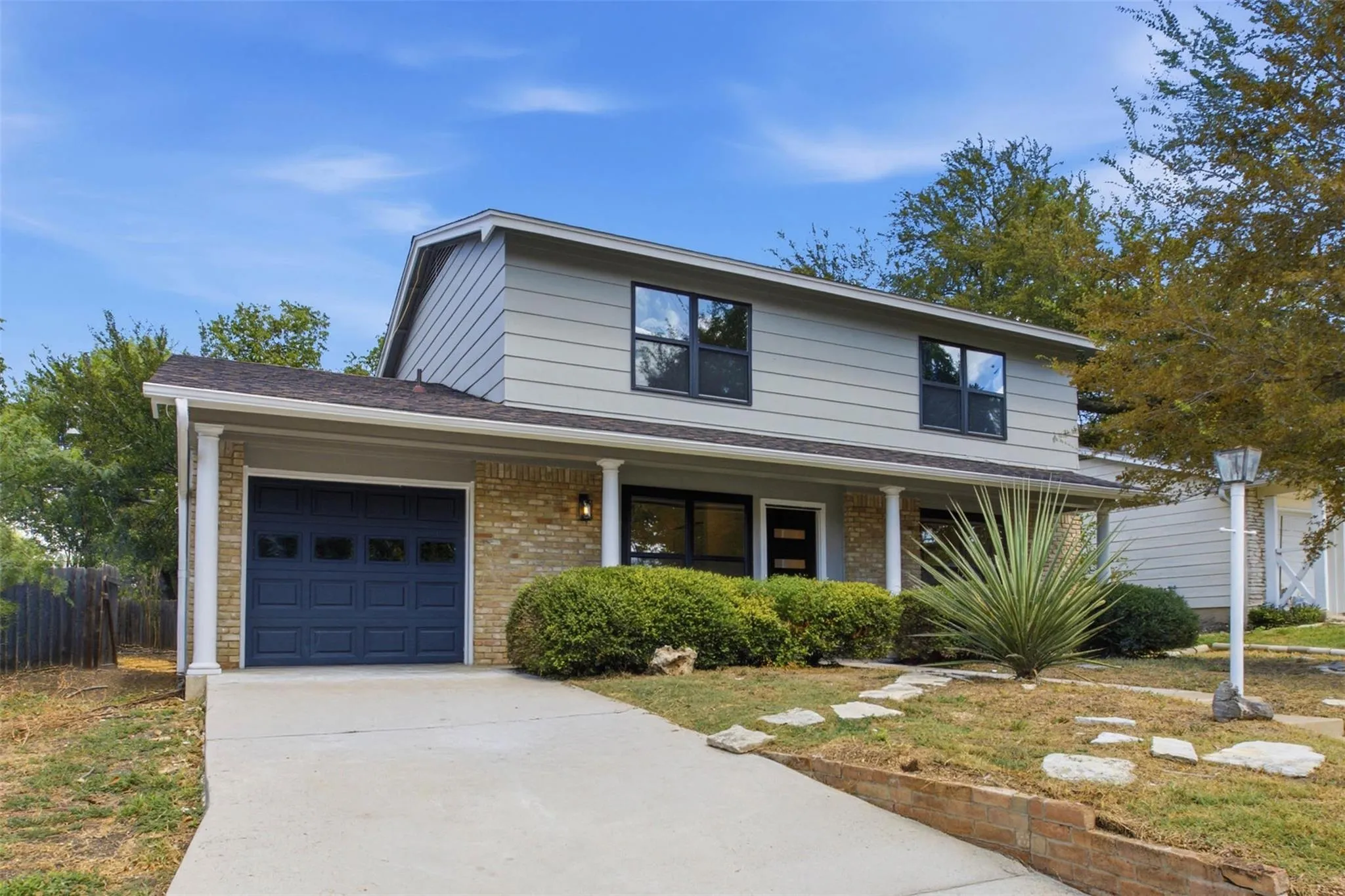Photo 2 of 6904 LANGSTON DR