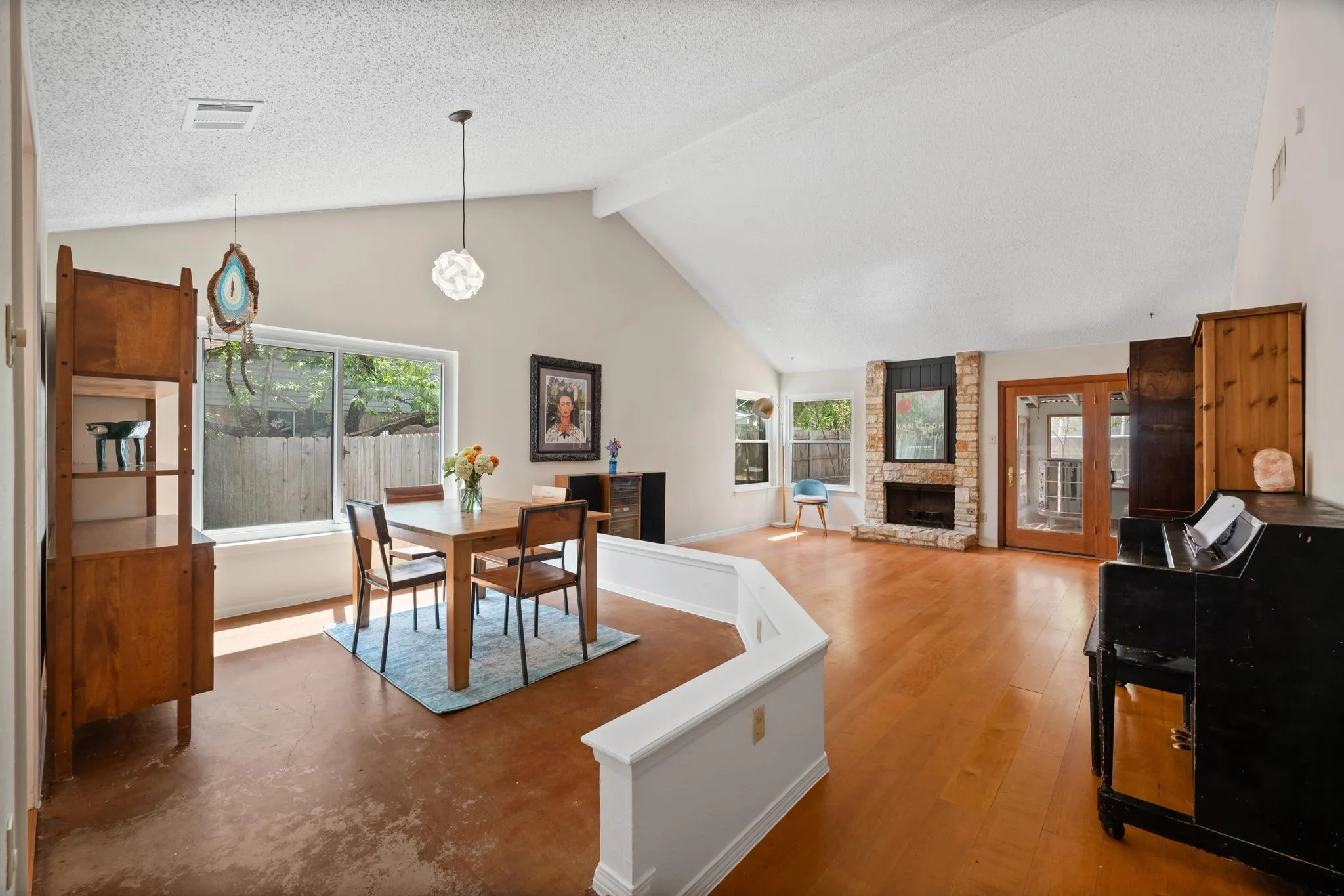 Photo 4 of 4001 BURR OAK LN
