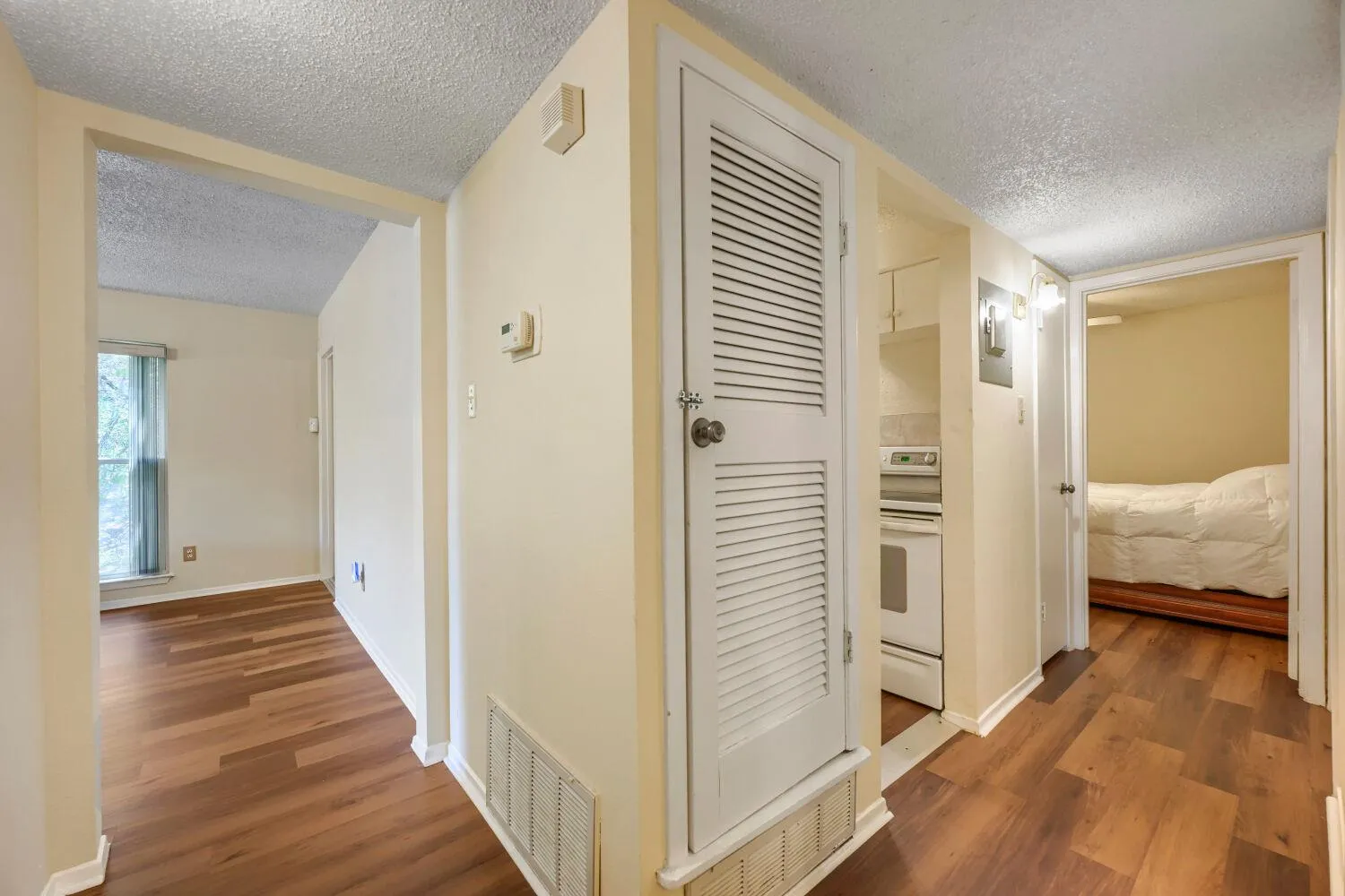 Photo 3 of 909 E OLTORF ST #201