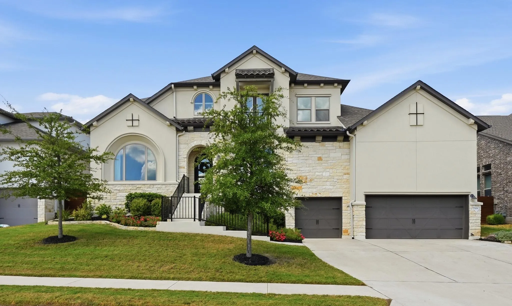 Photo 2 of 7508 COLIBRI DR