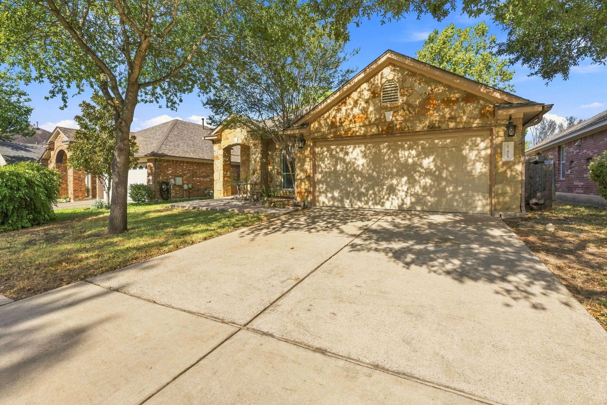 Photo 2 of 10416 BIG THICKET DR