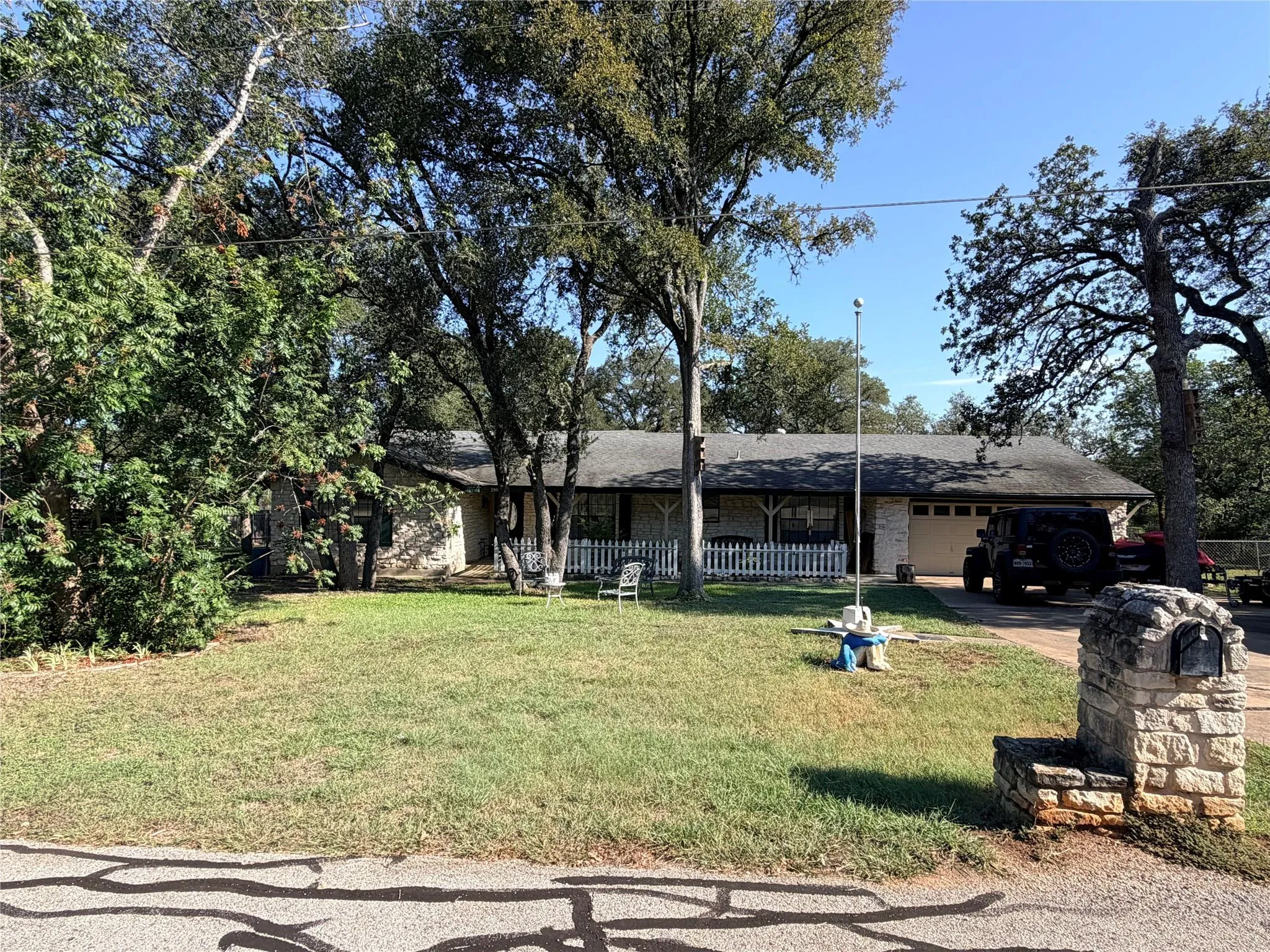 Photo of 2800 ROBIN RD, Manchaca, TX, 78652