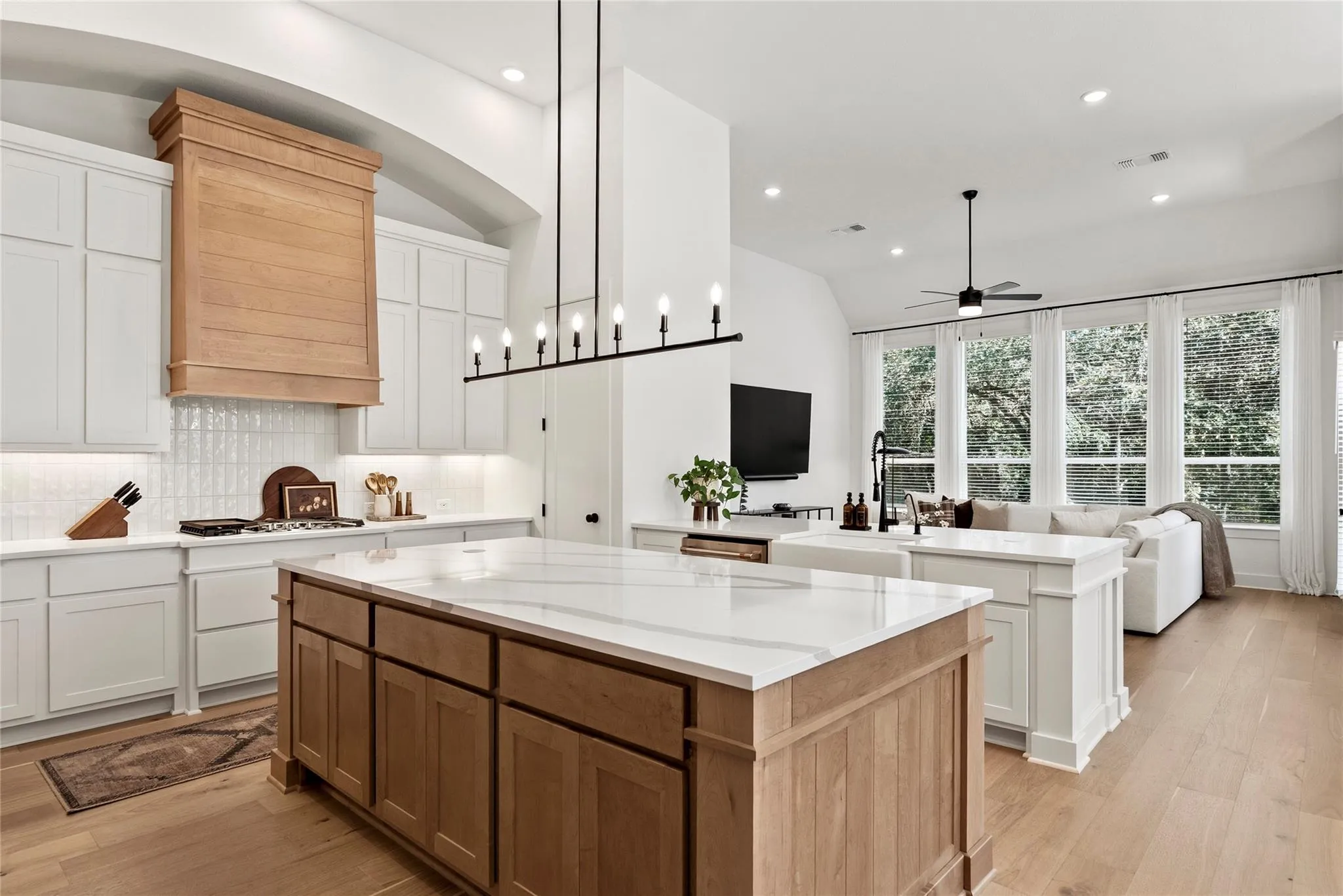 Photo of 384 LEANING ROCK RDG, Austin, TX, 78737