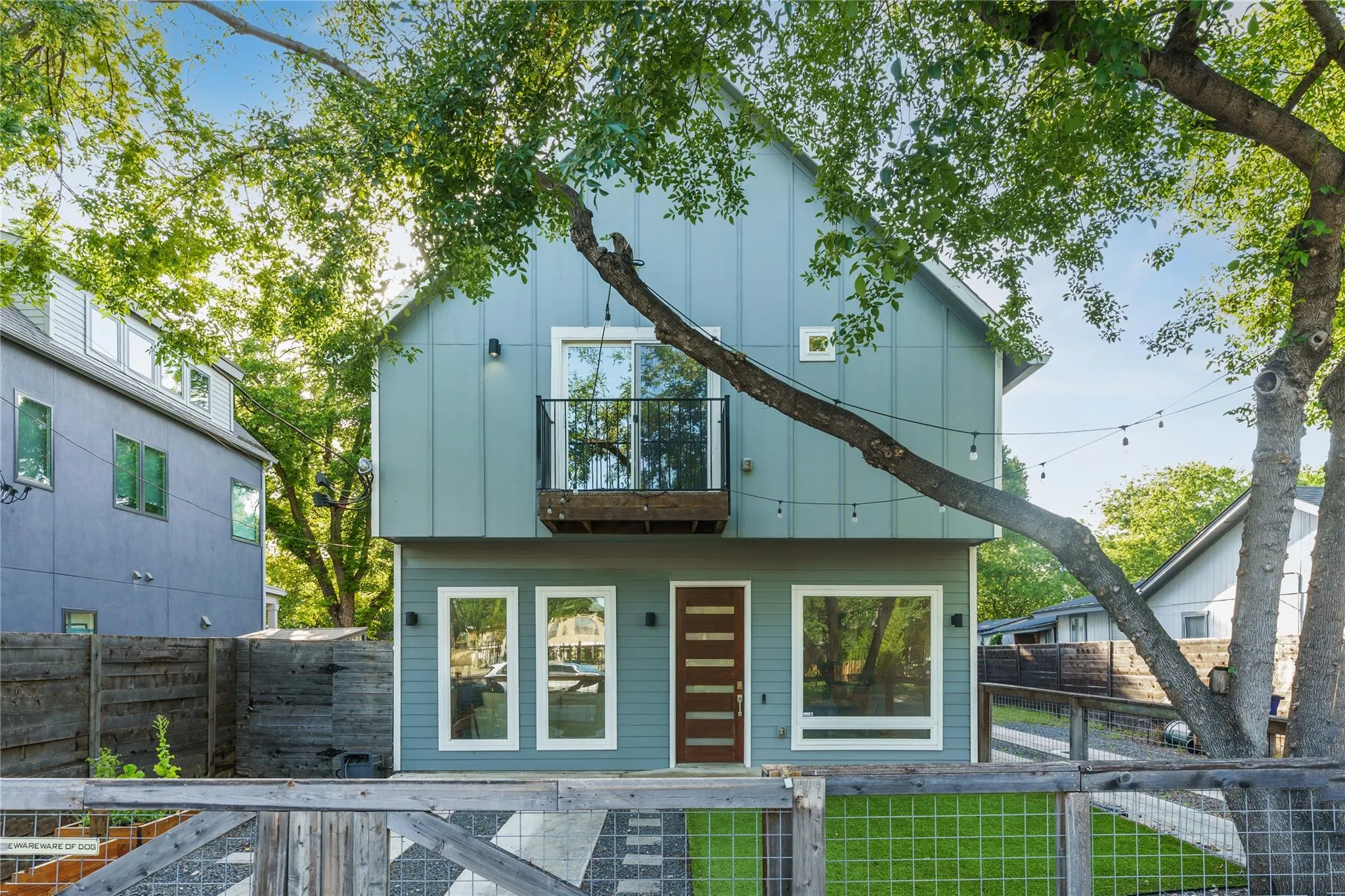 Photo of 906 LINDEN ST #A, Austin, TX, 78702