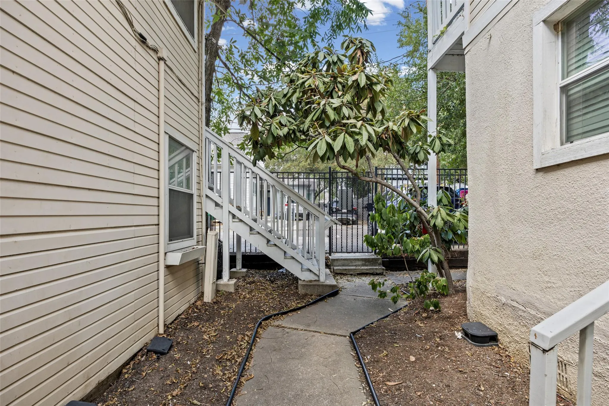 Photo 3 of 1110 W 22ND ST #12
