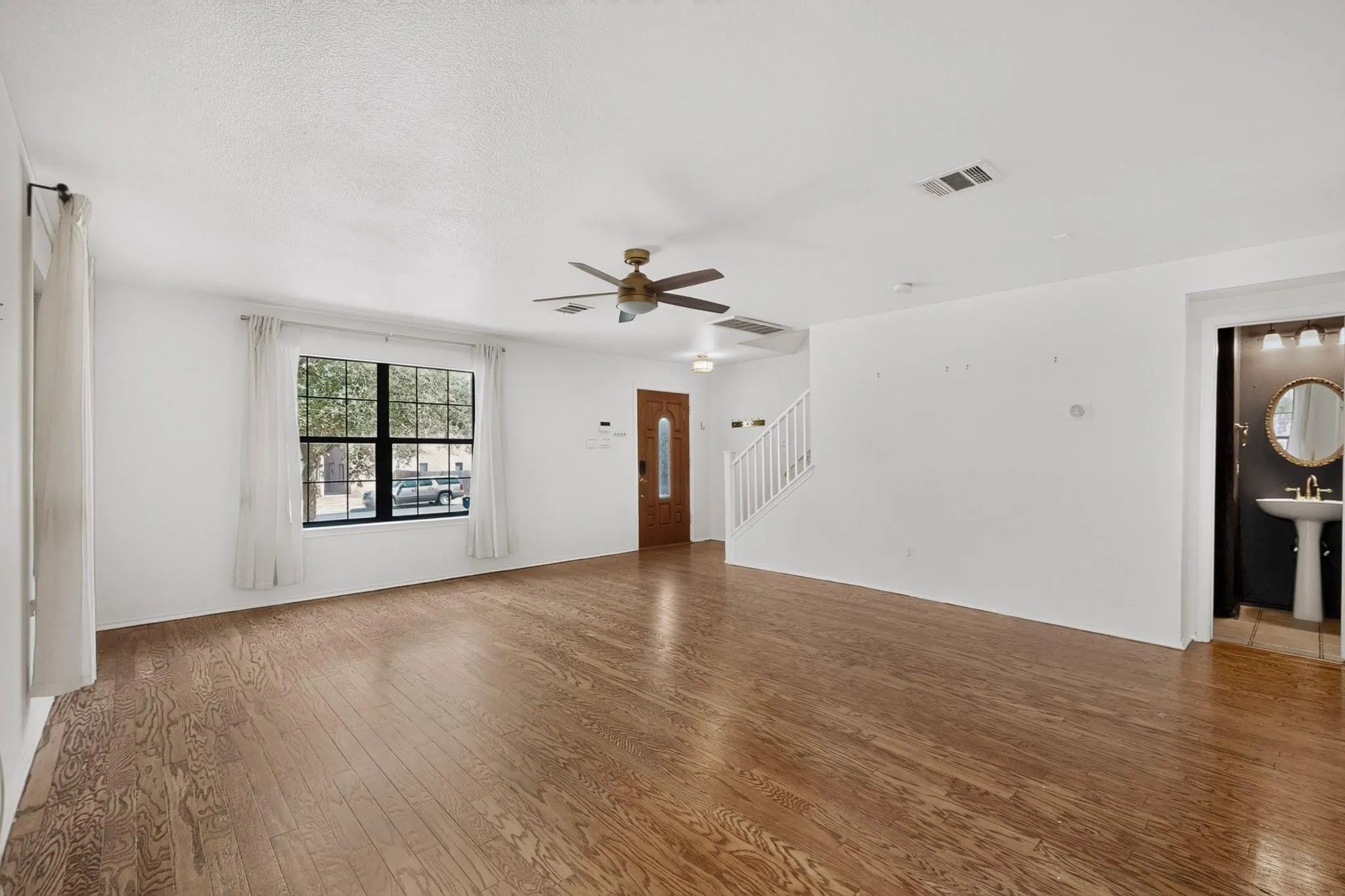 Photo 3 of 11517 CHATAM BERRY LN