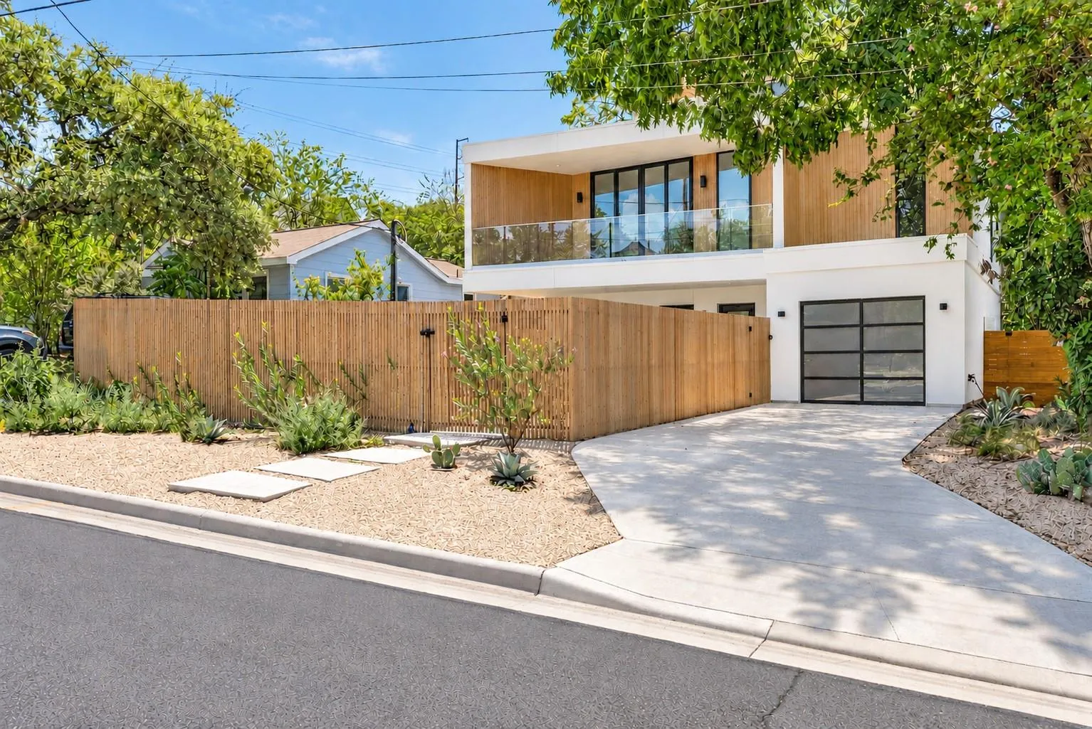 Photo of 1005 W JOHANNA ST, Austin, TX, 78704