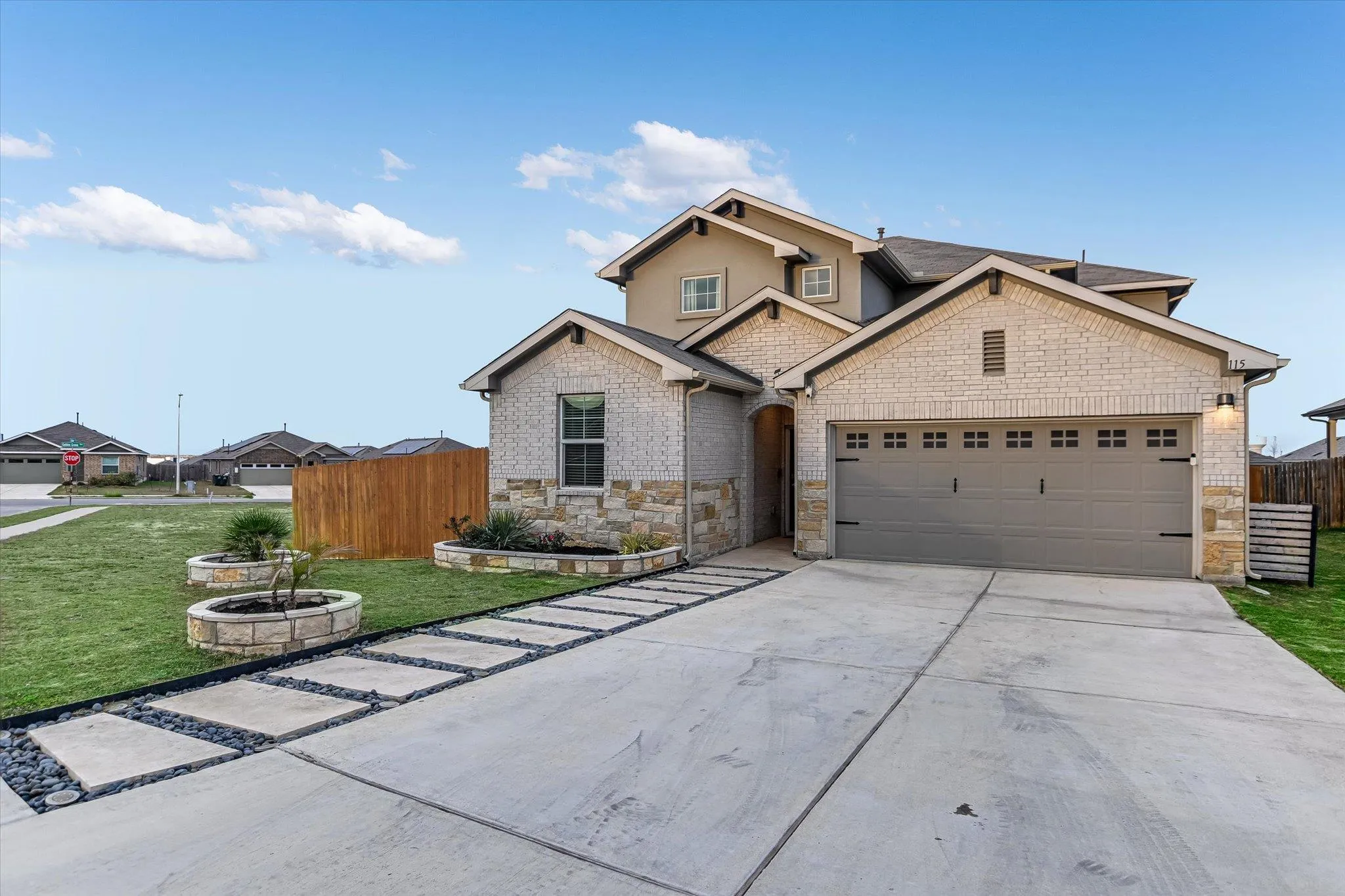 Photo 2 of 115 CALLADO CIR