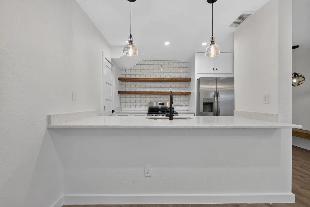 Photo 4 of 2124 BURTON DR #133
