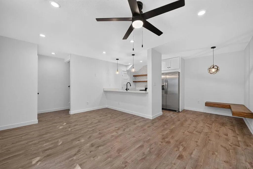 Photo 5 of 2124 BURTON DR #133
