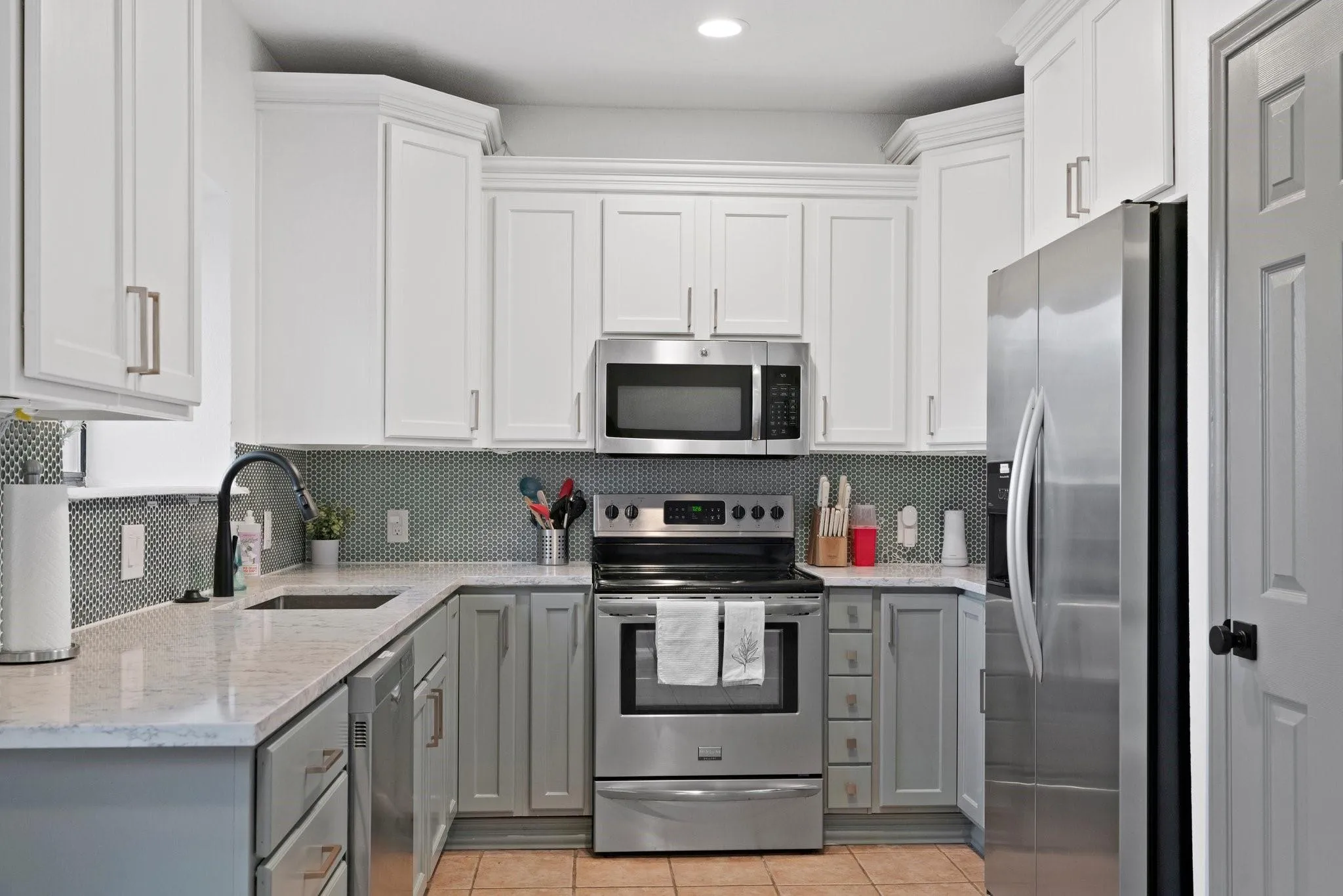 Photo 5 of 11306 ZYLE LN