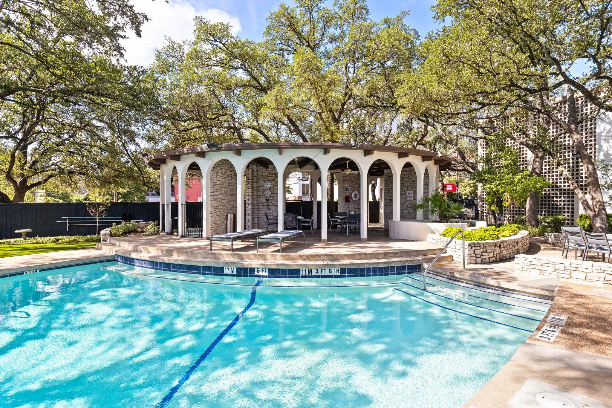 Photo 3 of 1801 LAVACA ST #15M