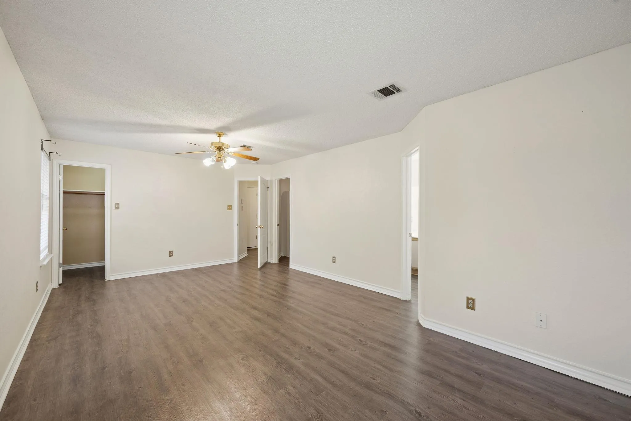 Photo 4 of 1406 PIGEON VIEW ST