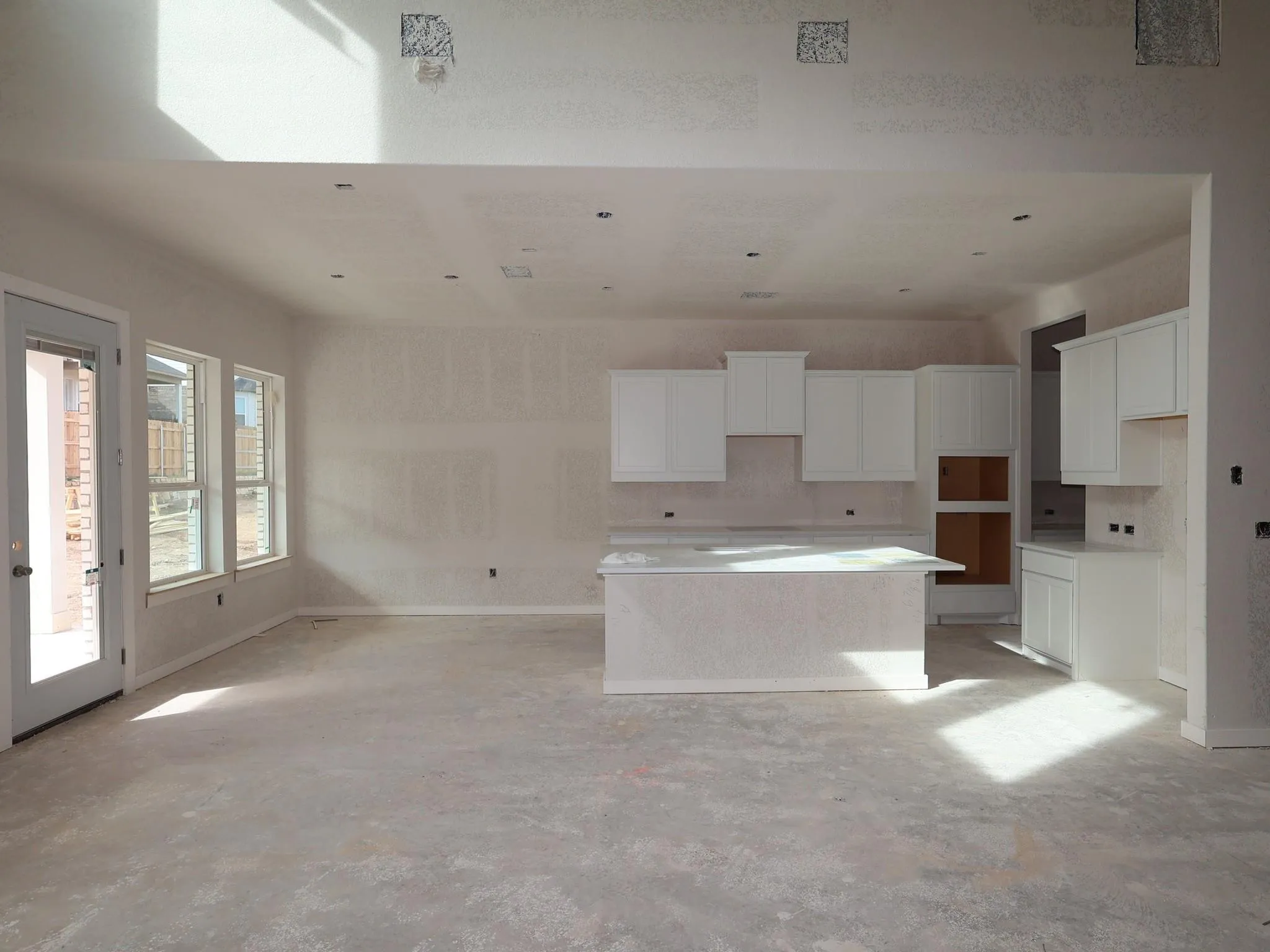 Photo 2 of 4045 FULTON DR