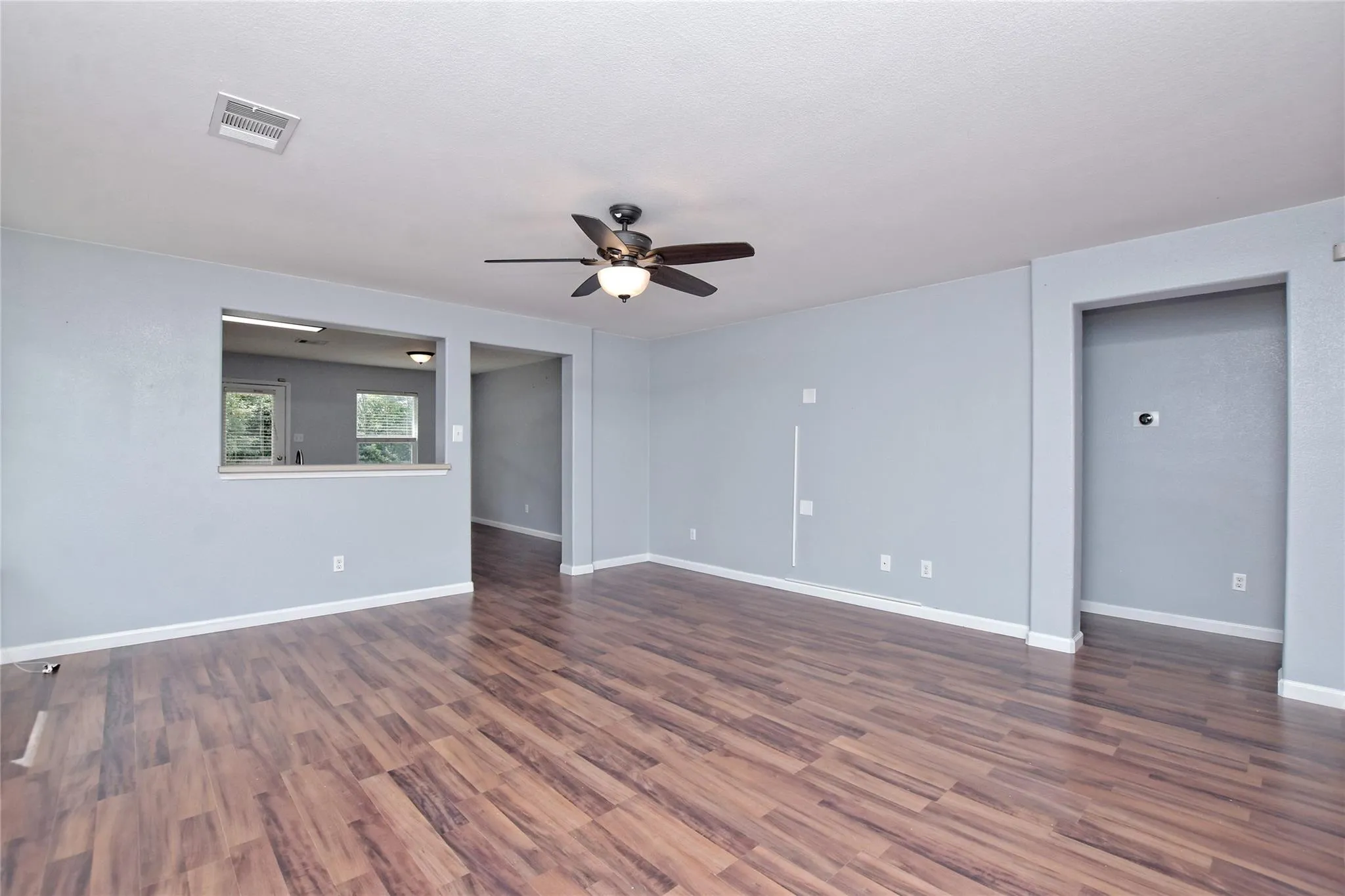 Photo 5 of 18612 GREAT FALLS DR
