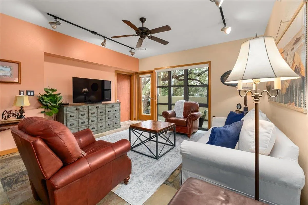 Photo 5 of 1812 WEST AVE #404