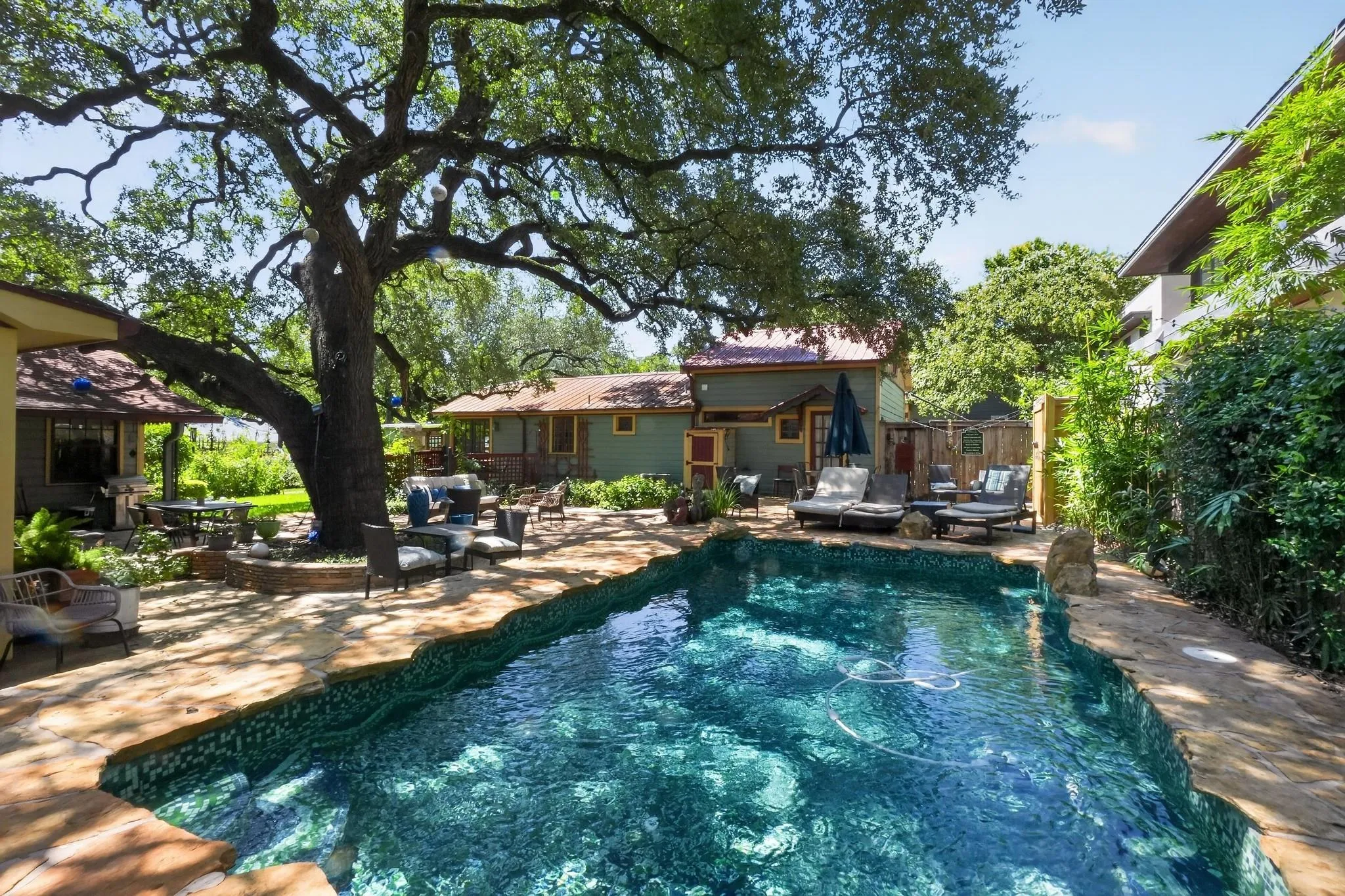 Photo of 221 PARK LN, Austin, TX, 78704