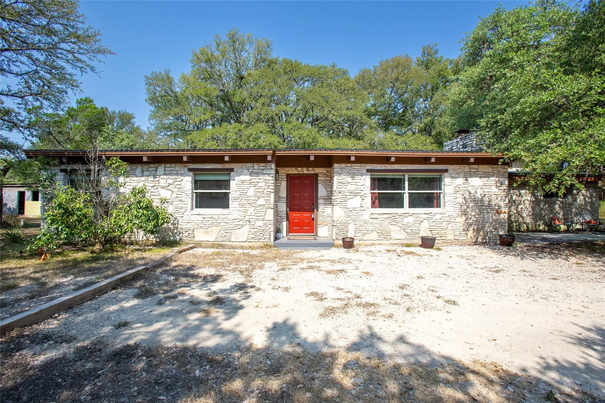 Photo 3 of 111 MERRYWOOD LN