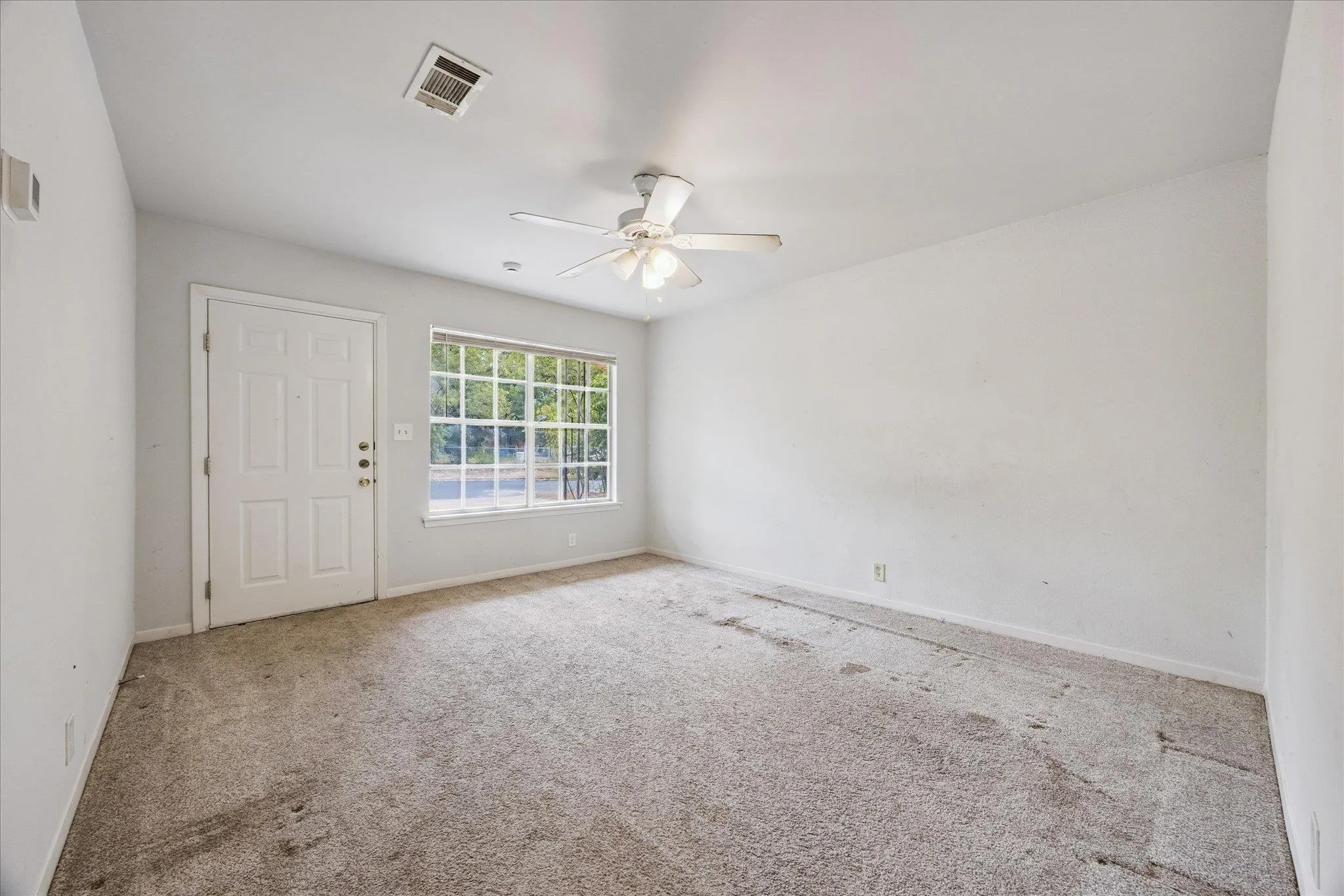 Photo 5 of 402 BRAMBLE DR