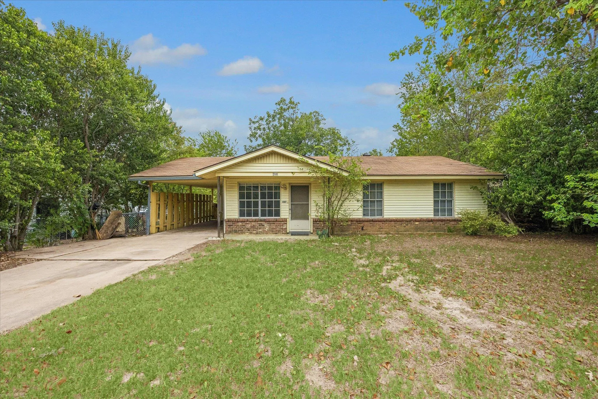 Photo of 402 BRAMBLE DR, Austin, TX, 78745