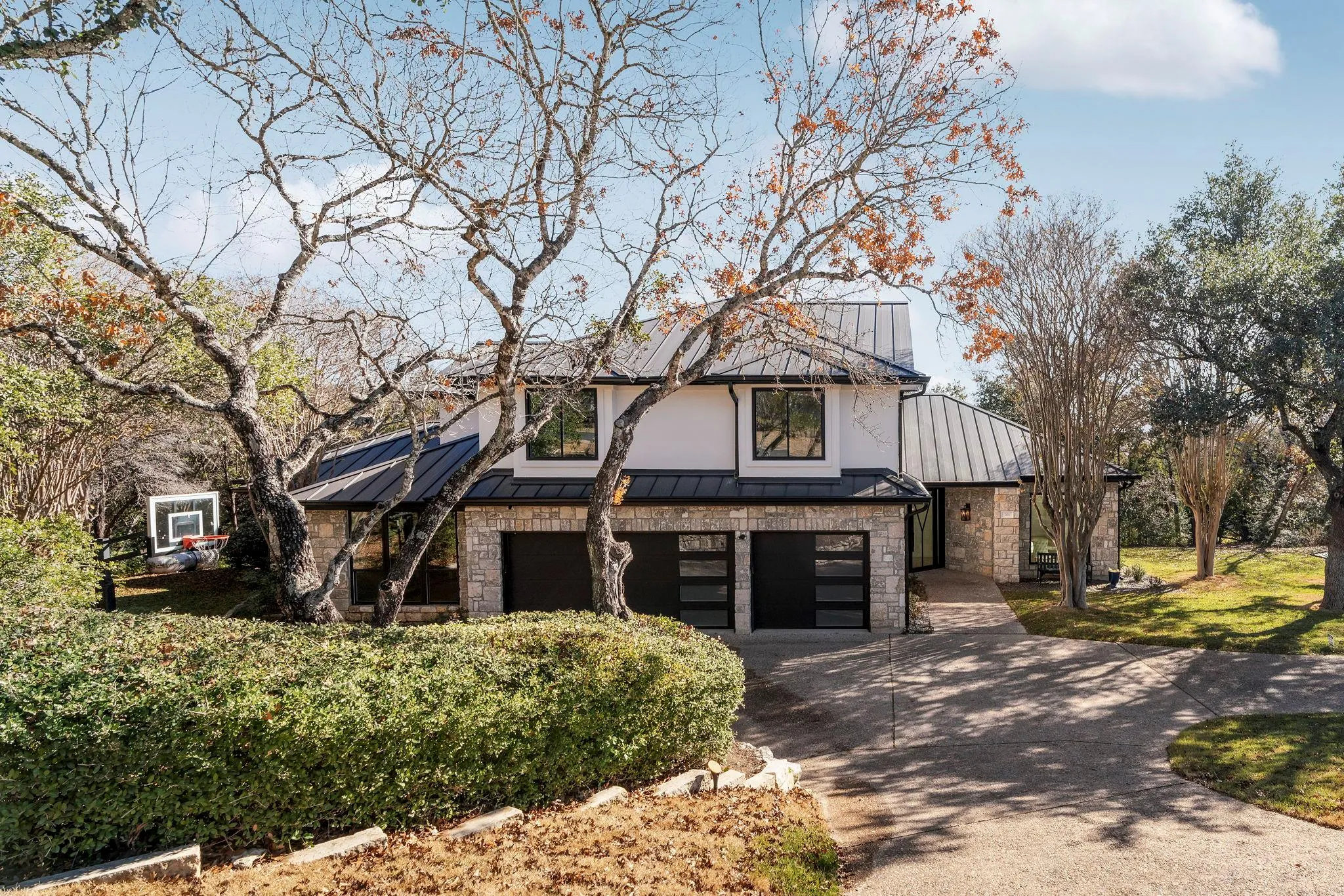 Photo 5 of 701 FURLONG DR